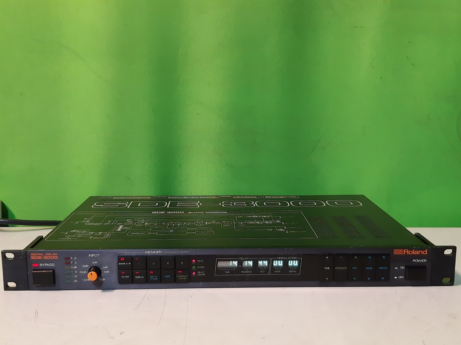 Roland SDE-3000 Digital Delay Effects Rack Unit Digital Delay Effect