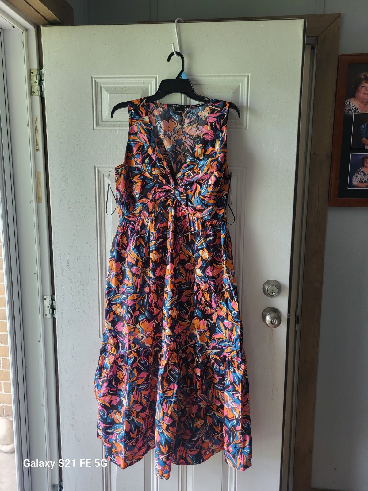 French Connection Women\'s Floral Print Twist Front Dress Size - Size: Large. French Connection Women\'s Floral Print Twist Front Dress Size - Size: Large.