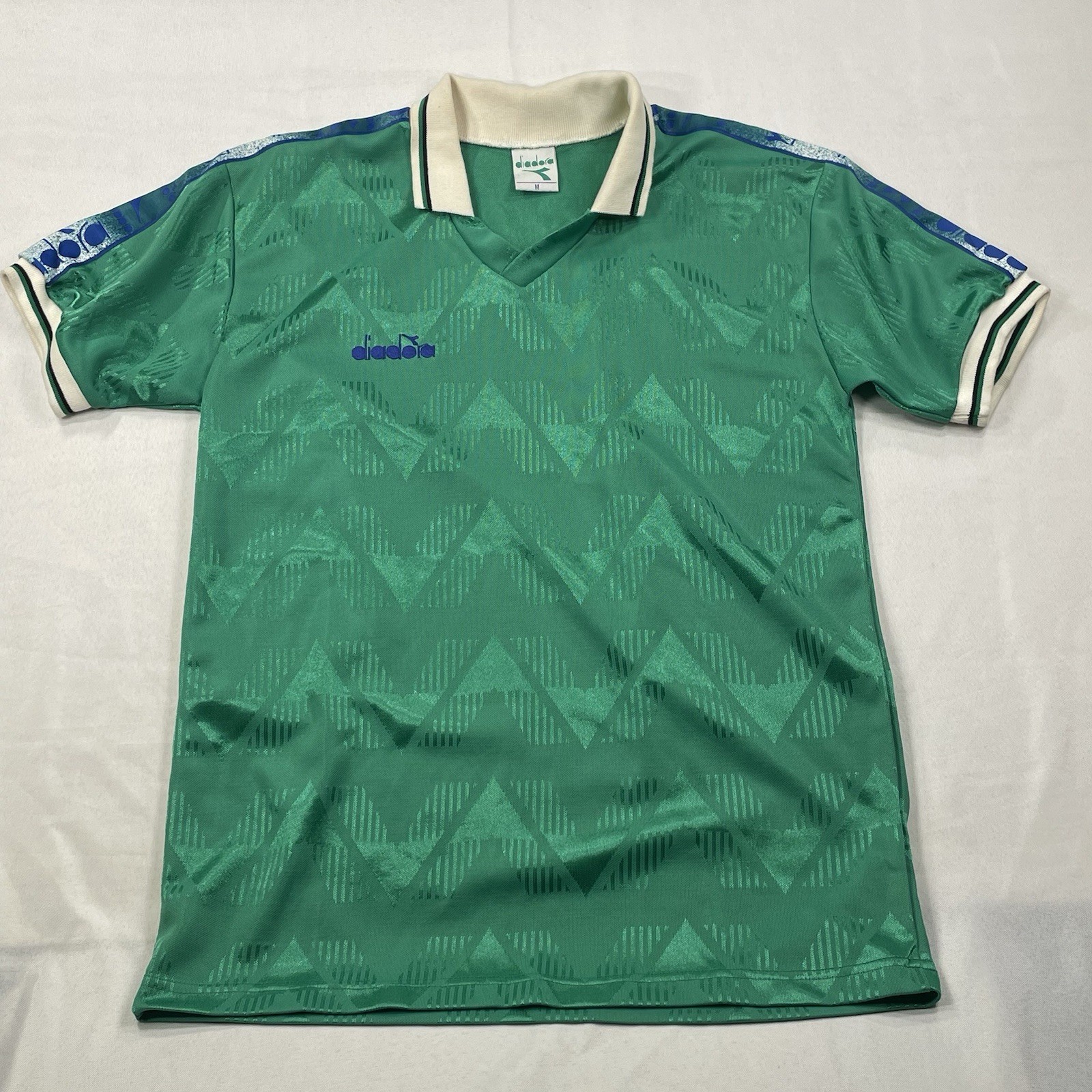 Vintage 1990s Diadora Football Jersey Green Medium *Ultra Rare* FIFA Soccer Vintage 1990s Diadora Football Jersey Green Medium *Ultra Rare* FIFA Soccer