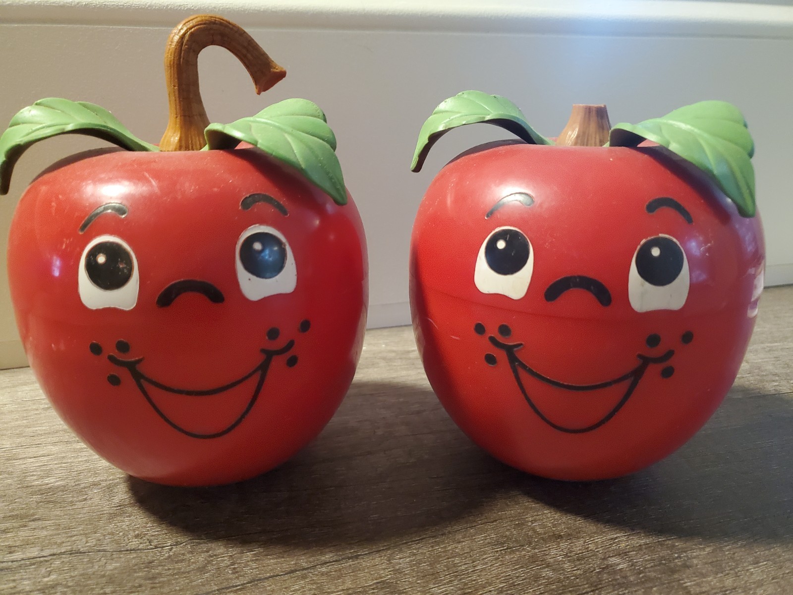 Vintage 1972 Fisher Price Happy Red Apple Musical Chime Wobble Toy USA Vintage 1972 Fisher Price Happy Red Apple Musical Chime Wobble Toy USA