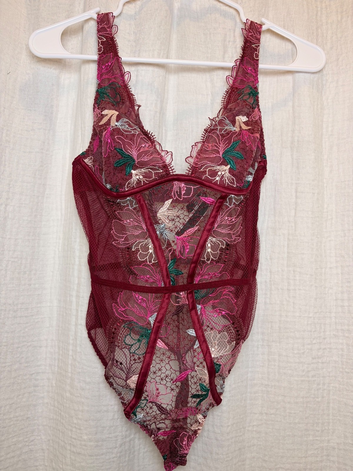 Victoria\'s Secret Burgundy Floral Lace Bodysuit XS Victoria\'s Secret Burgundy Floral Lace Bodysuit XS