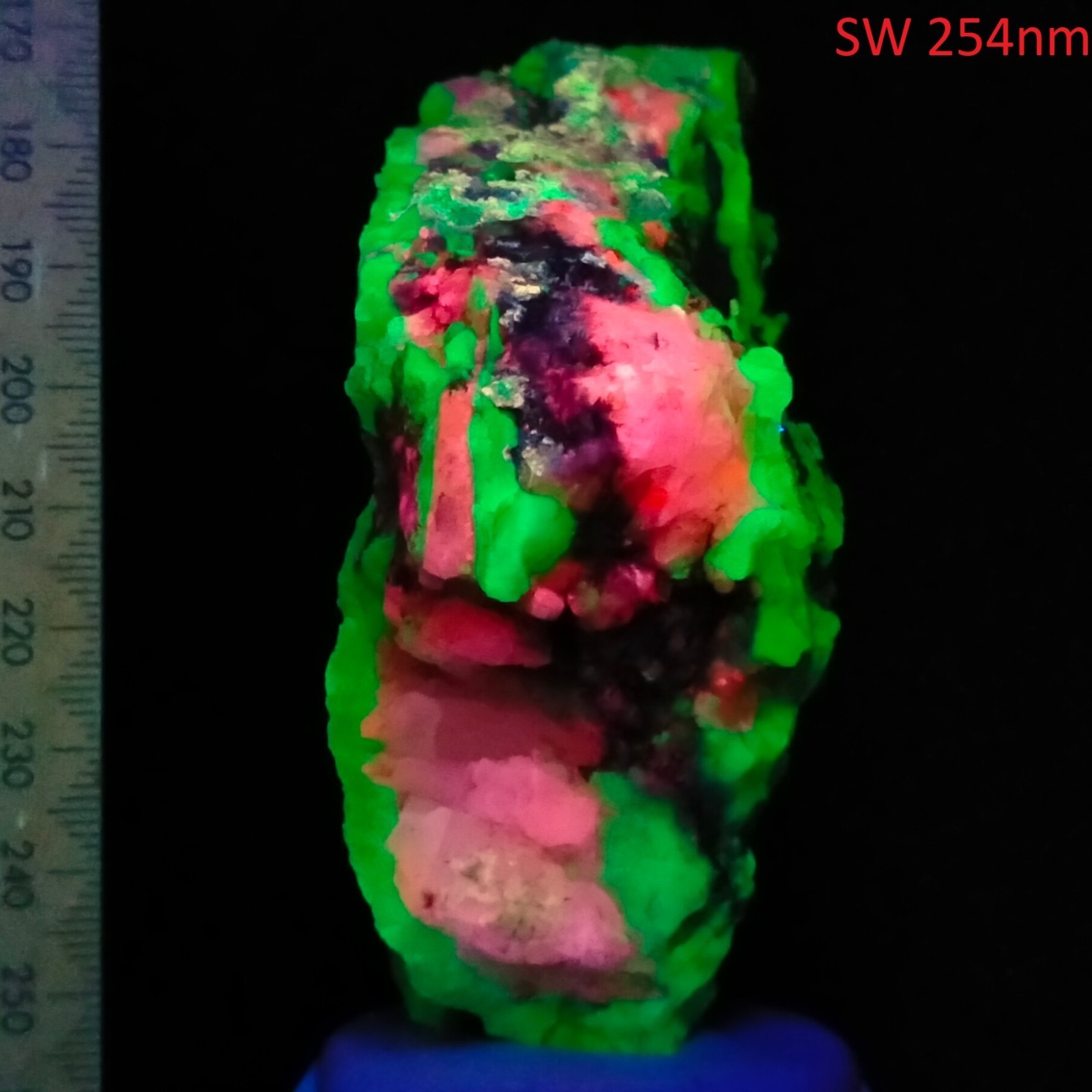 Watermelon Chalcedony Calcite SW fluorescent mineral specimen Nebraska US 0.25kg