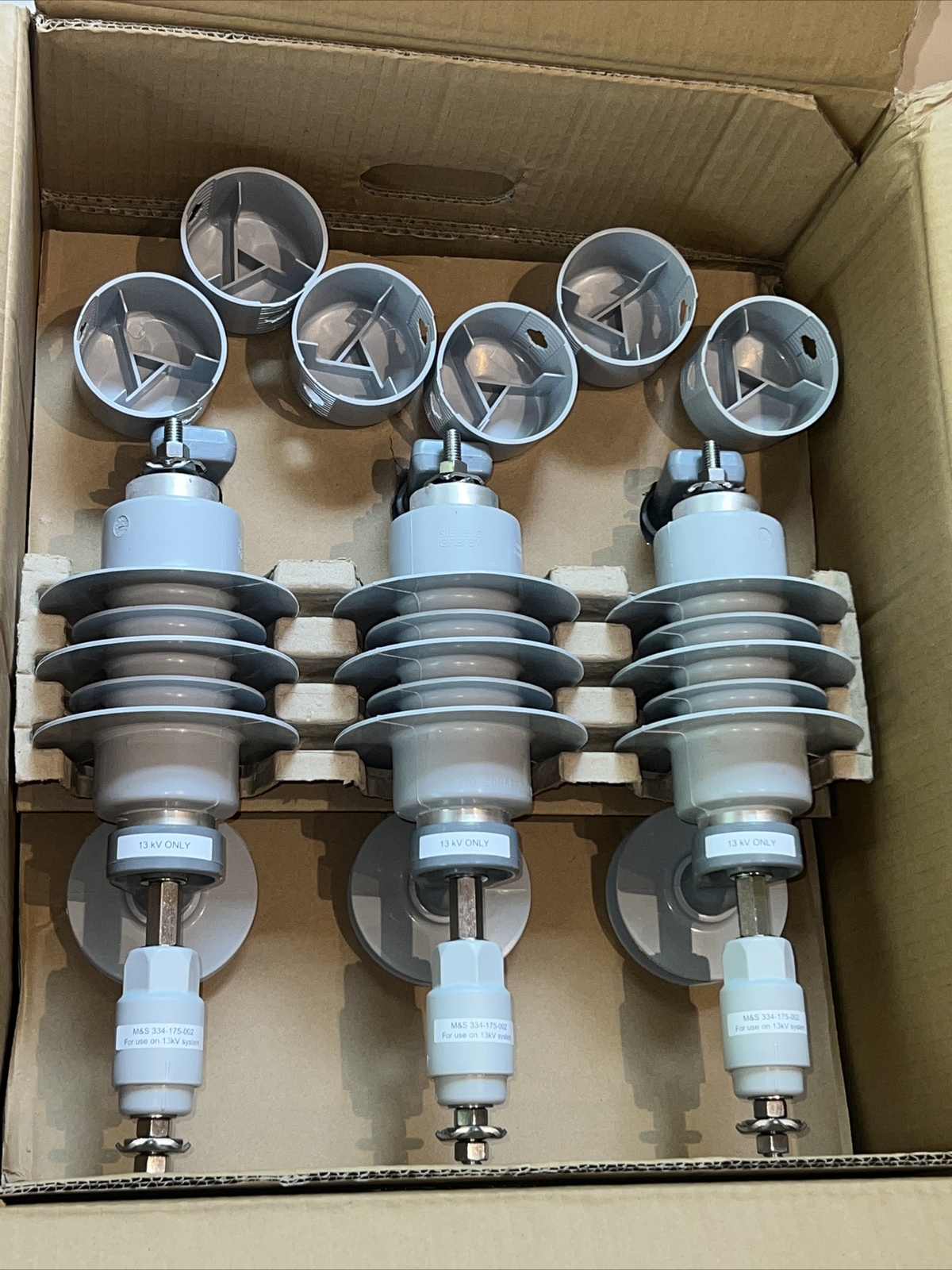 QTY:6 SIEMENS 3EK7 100-3AB4-Z HEAVY DUTY MO SURGE ARRESTER Y95, 10,0KV, MCOV 8,4 QTY:6 SIEMENS 3EK7 100-3AB4-Z HEAVY DUTY MO SURGE ARRESTER Y95, 10,0KV, MCOV 8,4