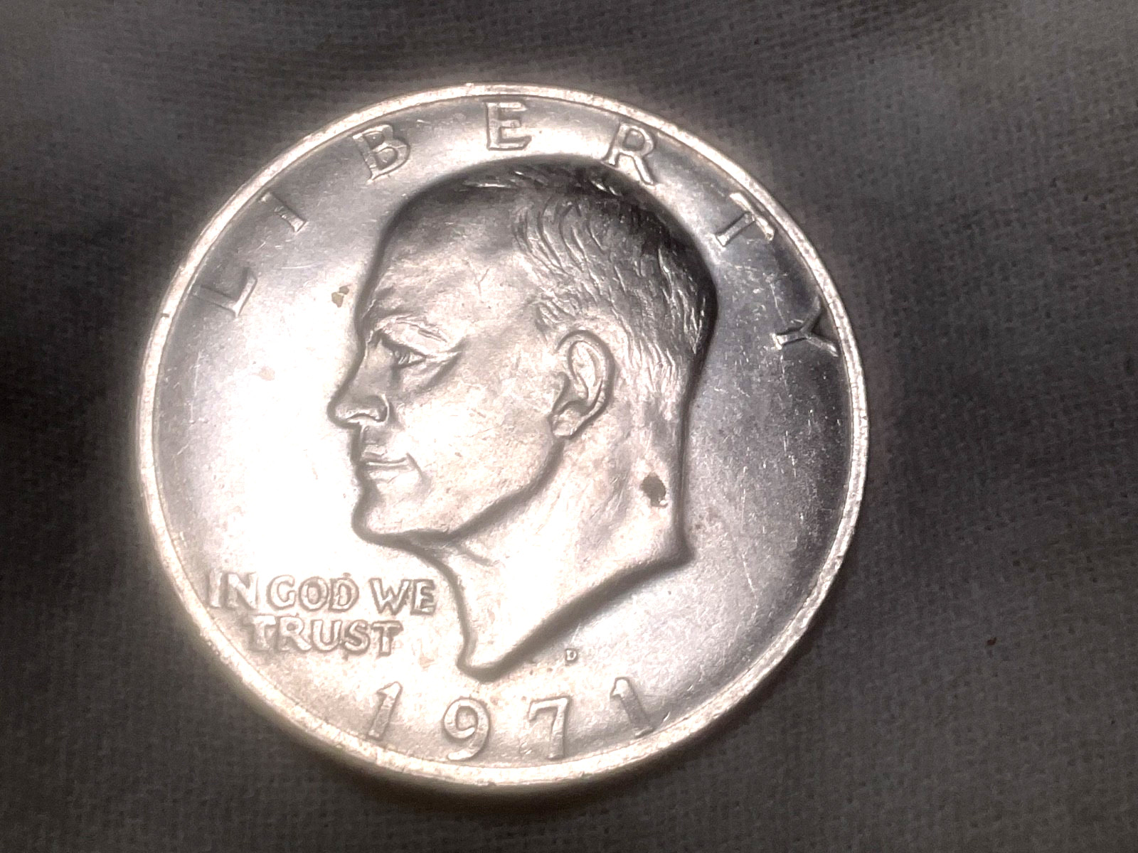 1971-D Eisenhowe Dollar Uncirculted Beautiful Coin As Pictured $6.99 1971-D Eisenhowe Dollar Uncirculted Beautiful Coin As Pictured $6.99