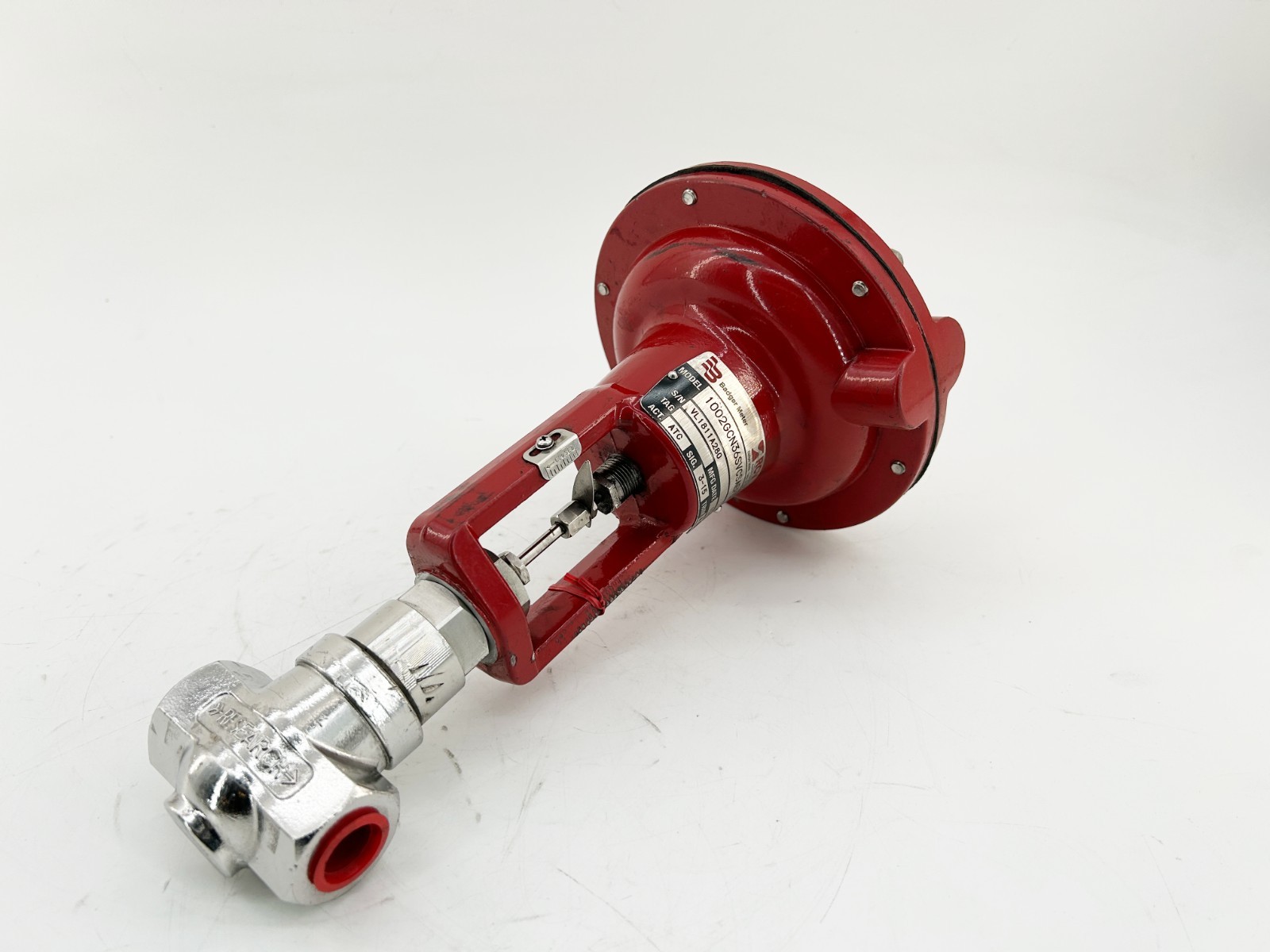 New Research Control Valve 1002GCN36SVCSAEP36 Flow Control Valve 3-15 SIG