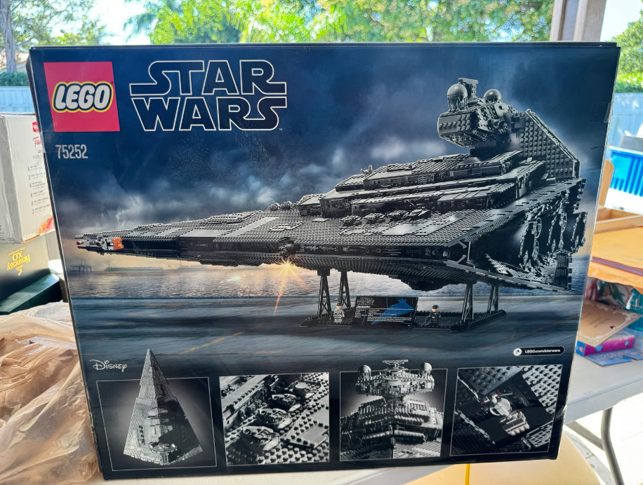 LEGO 75252 Star Wars: Imperial Star Destroyer - \ LEGO 75252 Star Wars: Imperial Star Destroyer - \
