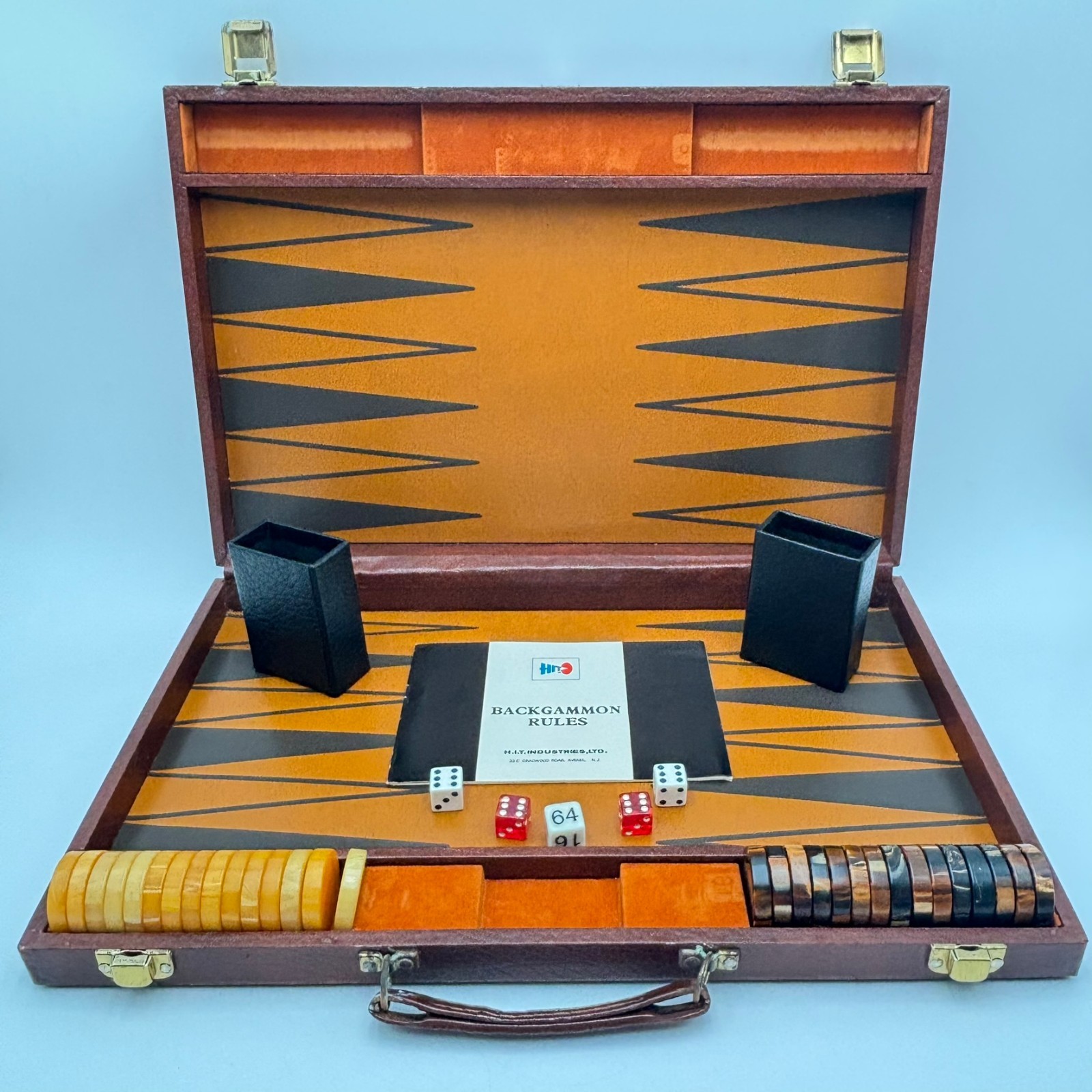 Vintage H.I.T. Bakelite Backgammon Set 1.5in Swirl Checkers Complete Case 1960s