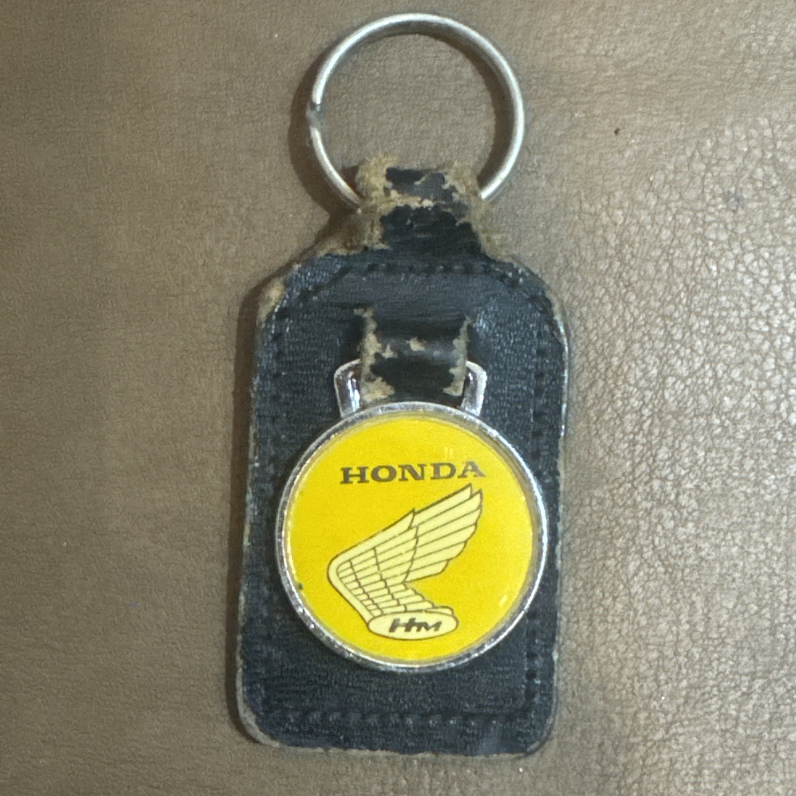 Vintage Honda Motorcycle Gold Wing Logo Key Fob Keyring Yellow Badge 1970s