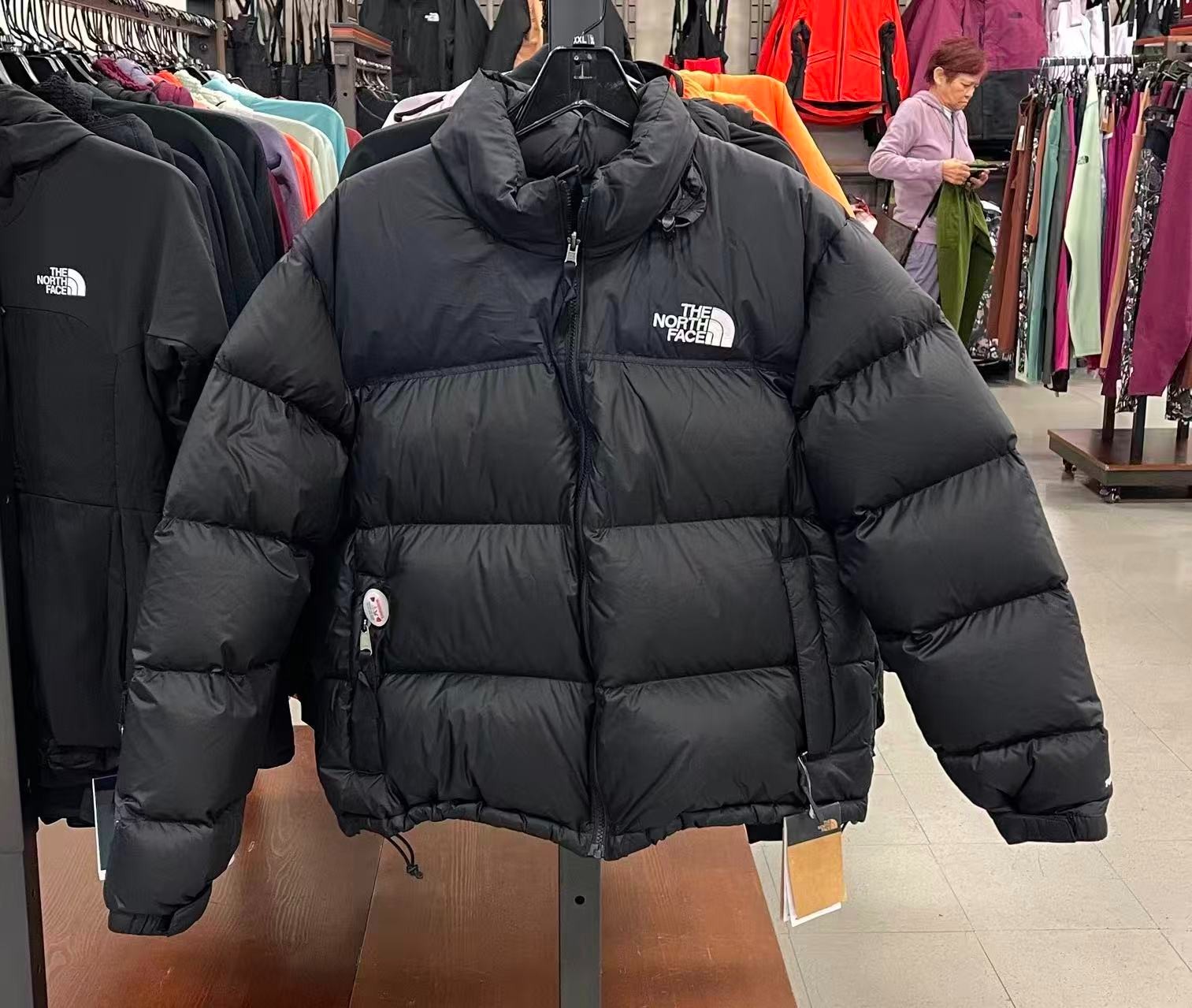 Womens/ The North Face 1996 Retro nuptse jacket 700 down /TNF Black Womens/ The North Face 1996 Retro nuptse jacket 700 down /TNF Black