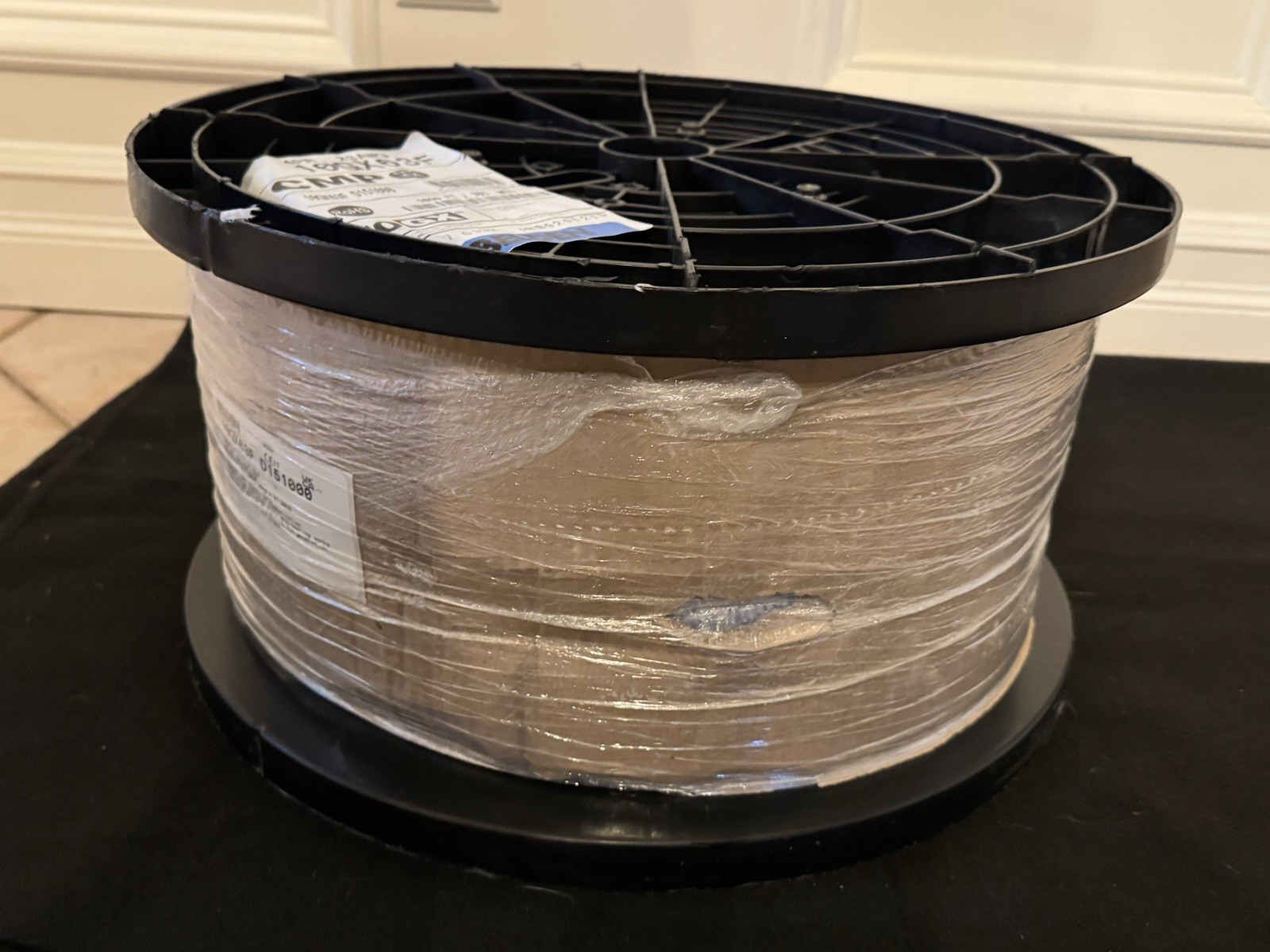 Belden 10GX63F D151000 Cat6A CMP Plenum Shielded F/UTP Cable 1000FT NEW Belden 10GX63F D151000 Cat6A CMP Plenum Shielded F/UTP Cable 1000FT NEW