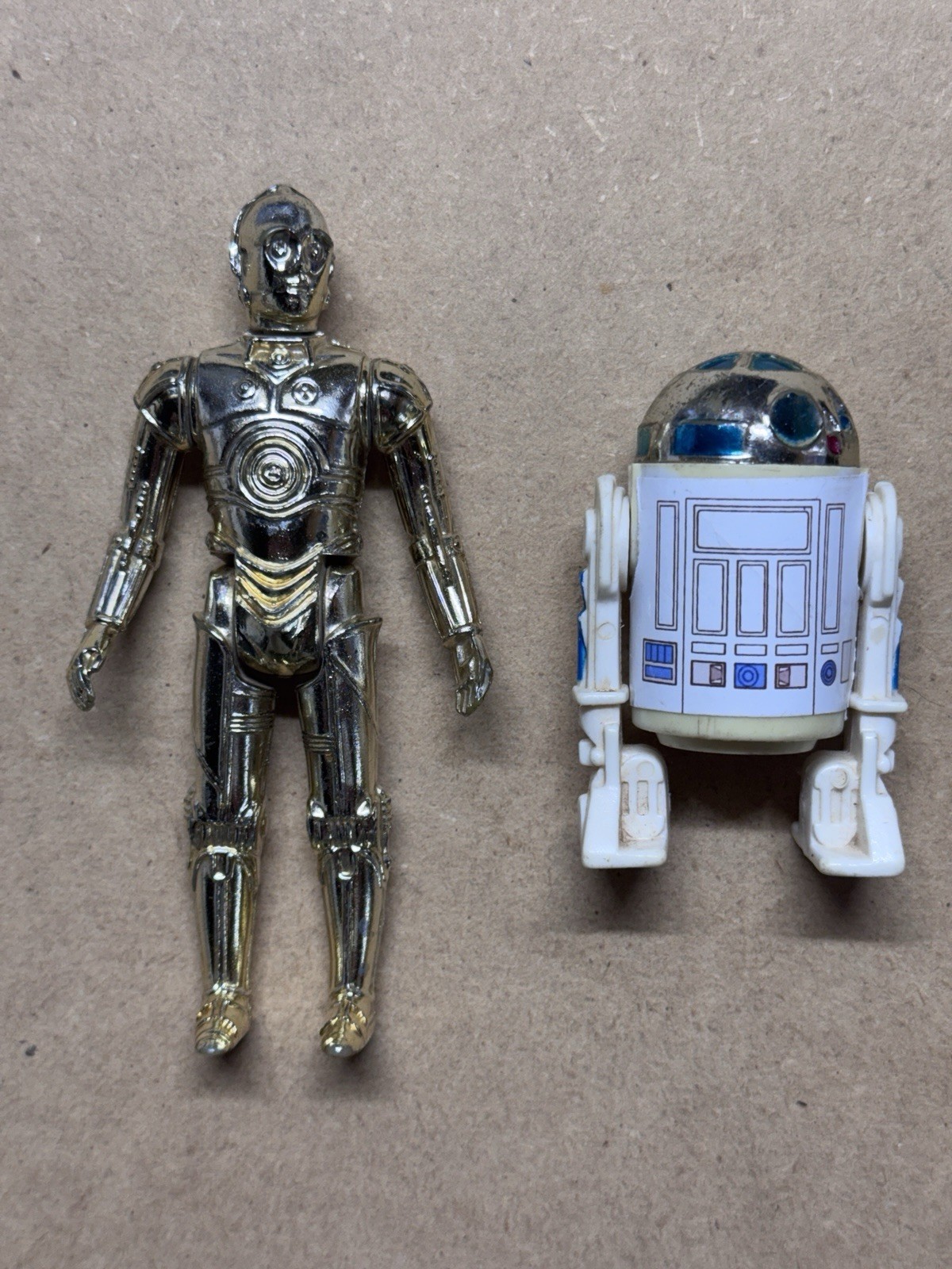 Lot Of TWO Vintage 1977 Star Wars C3PO & R2D2 R2 D2 Action Figures Hong Kong Lot Of TWO Vintage 1977 Star Wars C3PO & R2D2 R2 D2 Action Figures Hong Kong