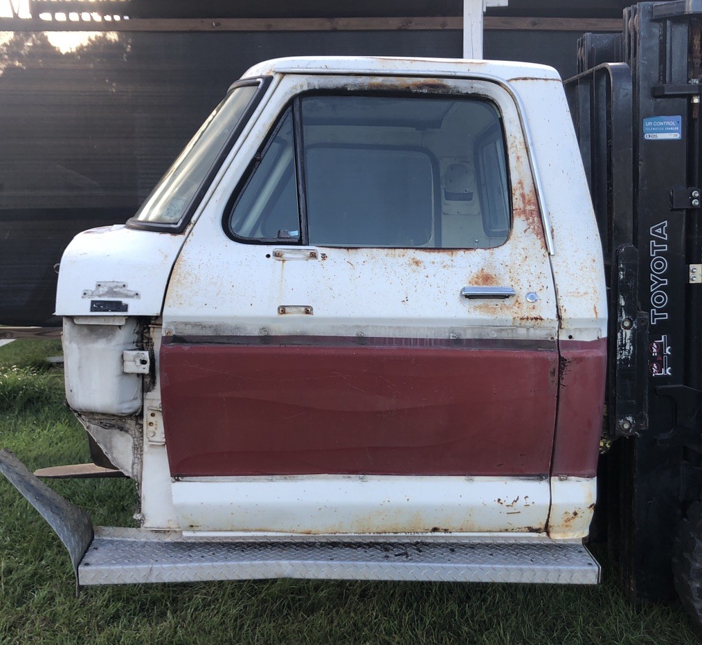 1973 1979 Ford F150 Lariat Cab with Door Glass Running board