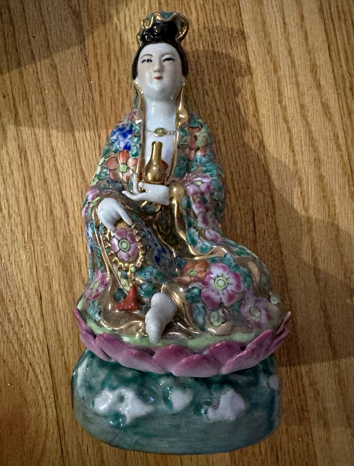 Vintage Chinese Famille Rose Porcelain Guanyin Statue Seated Lotus Figurine 1970 Vintage Chinese Famille Rose Porcelain Guanyin Statue Seated Lotus Figurine 1970