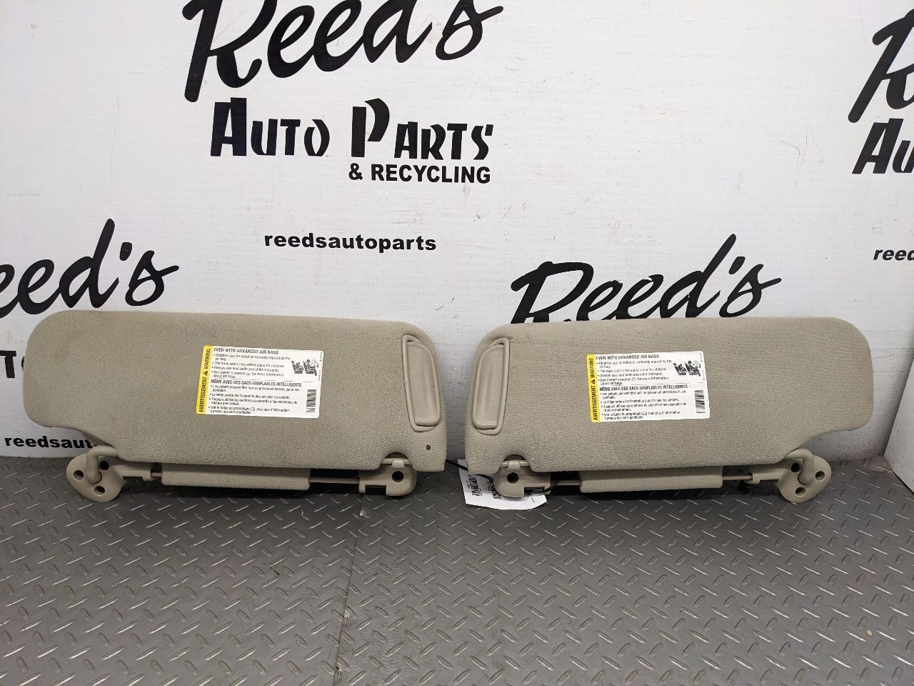 2000-06 TAHOE ESCALADE AVALANCHE YUKON SUBURBAN DUAL Sun Visor Pair Set  1199198