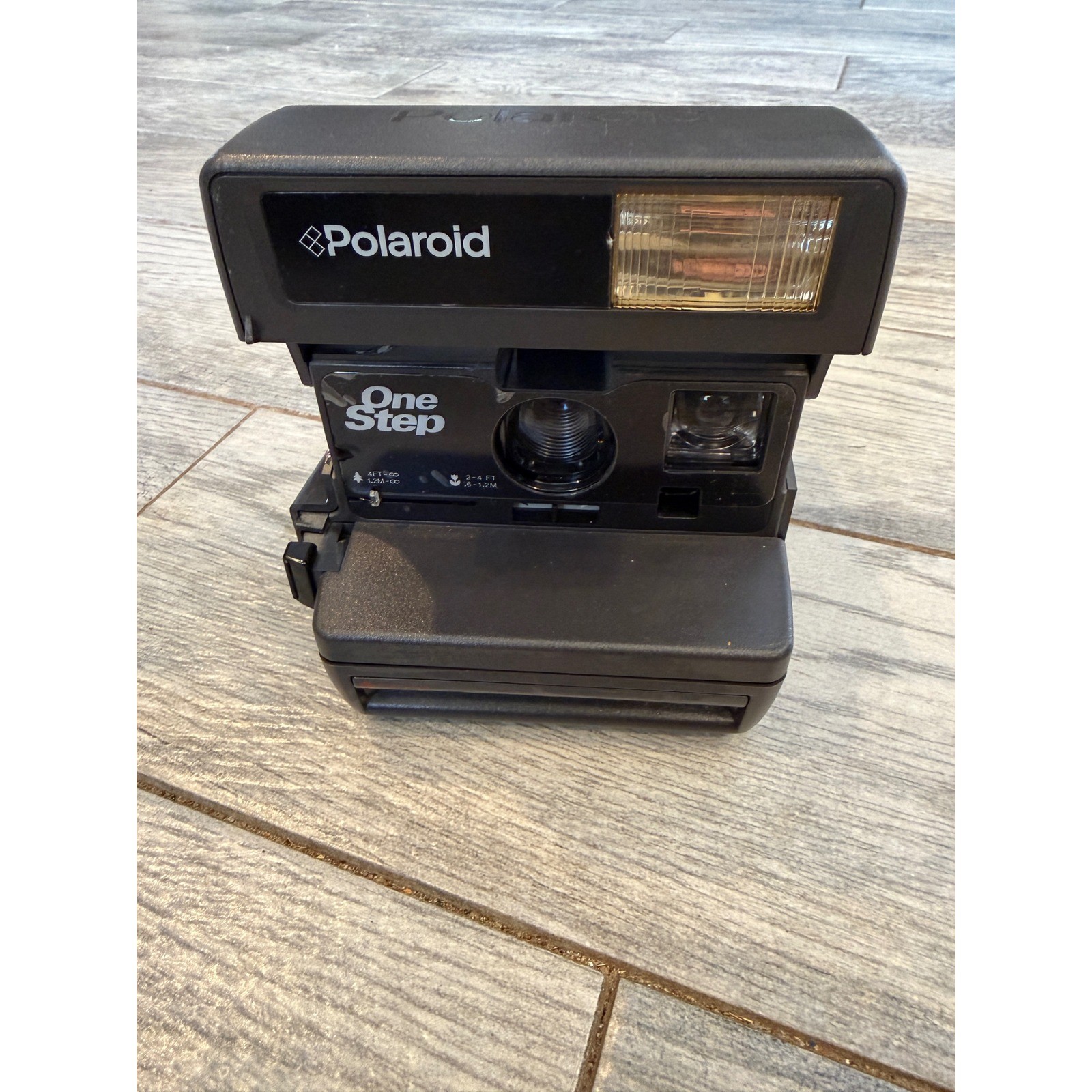 Polaroid OneStep 600 Instant Film Camera Vintage Point and Shoot Photo 90s Y2K