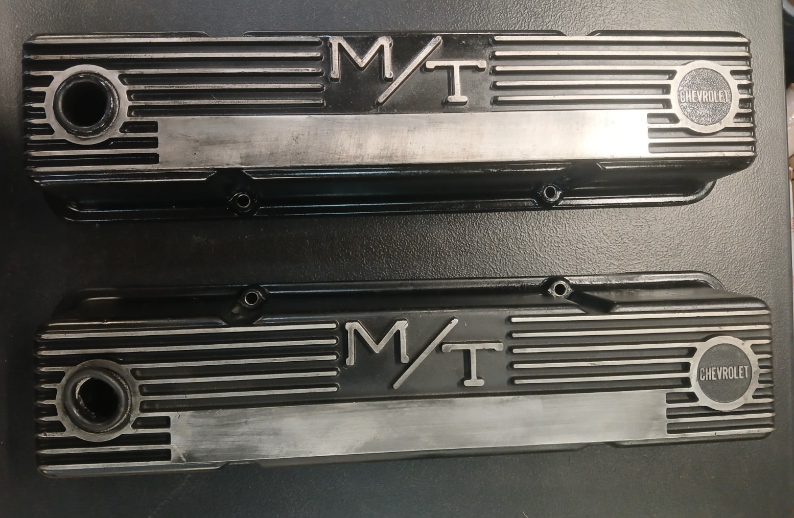 Mickey Thompson Aluminum Finned Valve Covers 103R-50B SBC 327 350 400 Mickey Thompson Aluminum Finned Valve Covers 103R-50B SBC 327 350 400