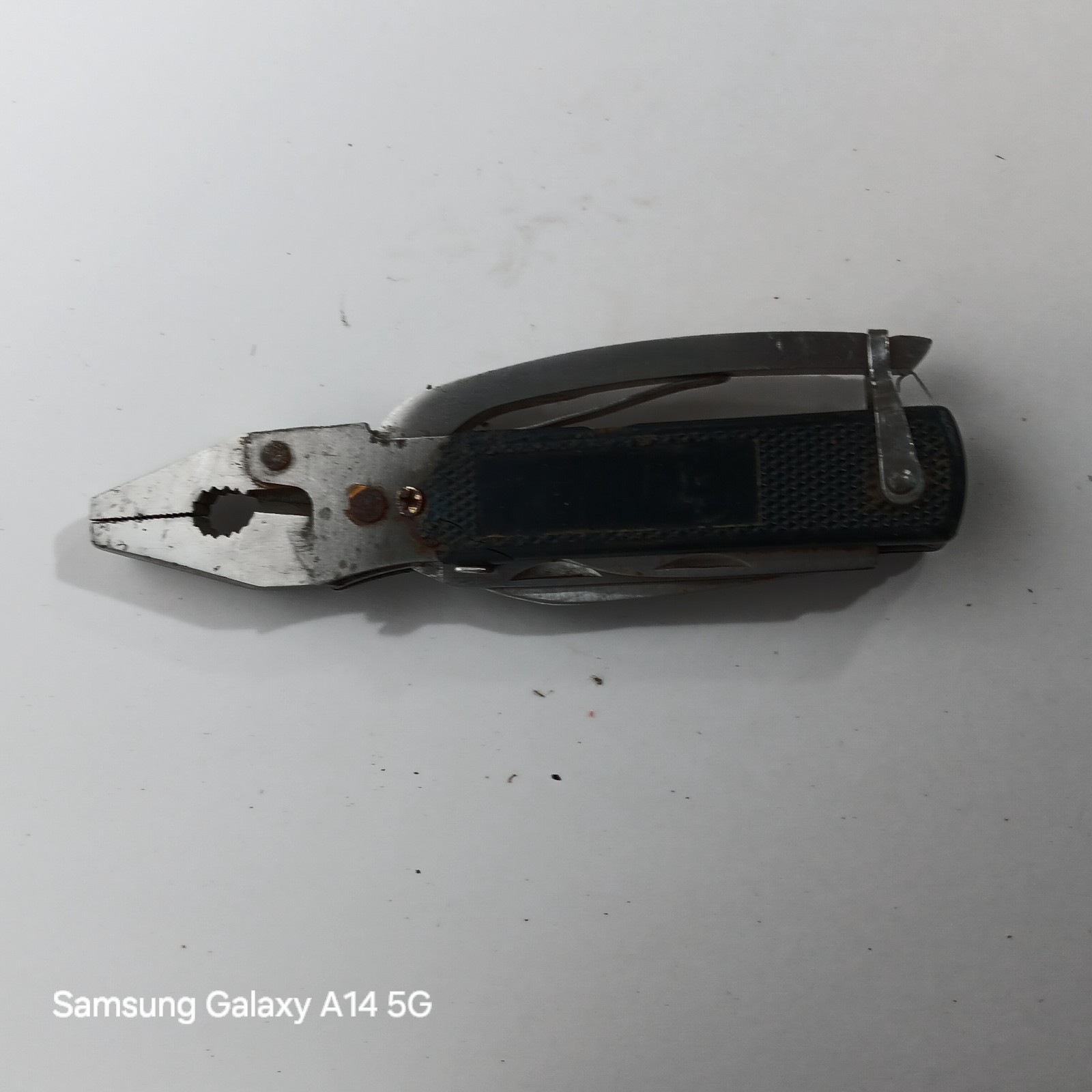 Vintage Folding Fishing Multi Tool Pliers Knife Scaler Screwdriver Black Metal Vintage Folding Fishing Multi Tool Pliers Knife Scaler Screwdriver Black Metal