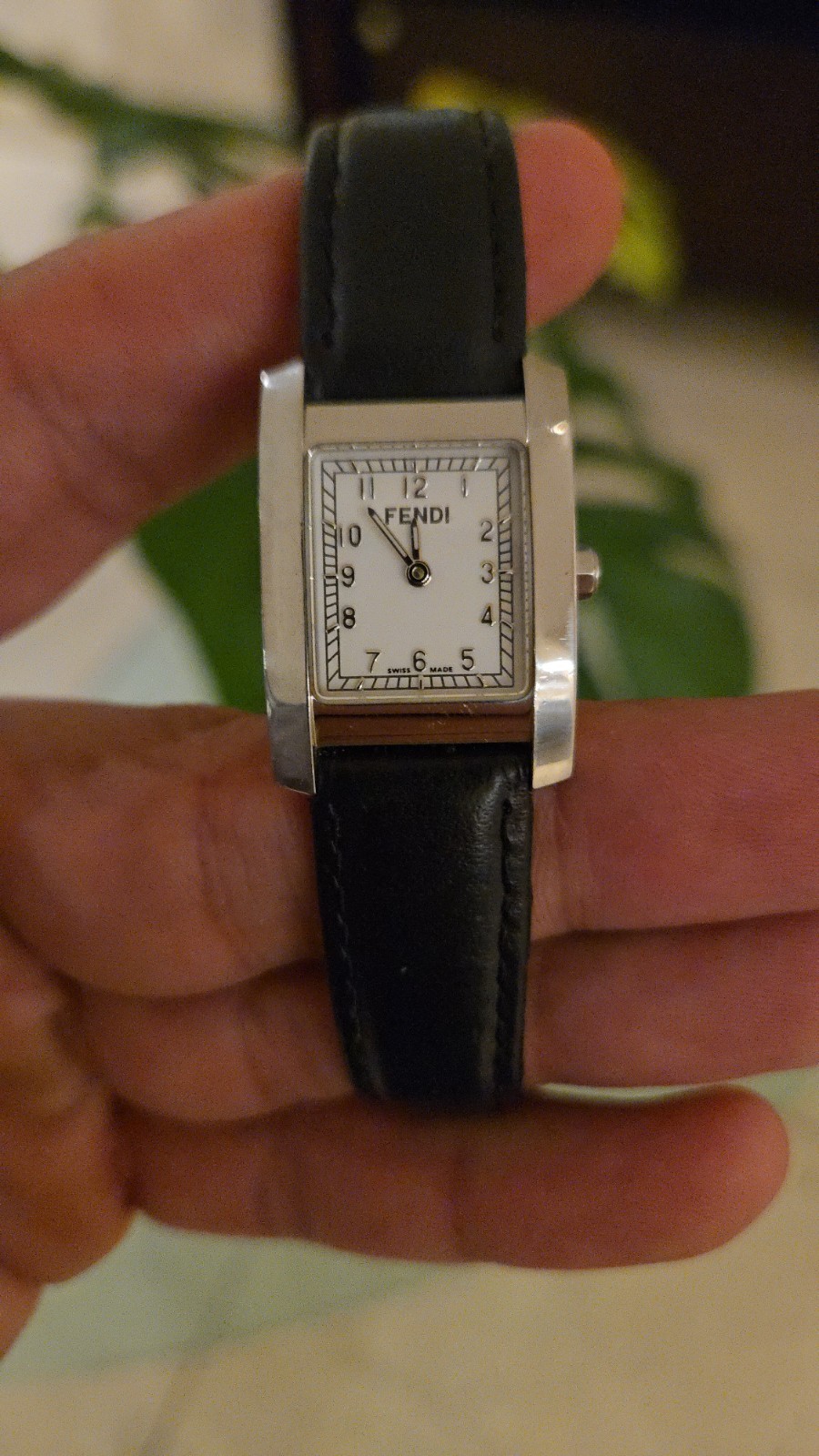 Vintage Fendi Orologi 7000L Ladies\' Quartz Wristwatch Vintage Fendi Orologi 7000L Ladies\' Quartz Wristwatch