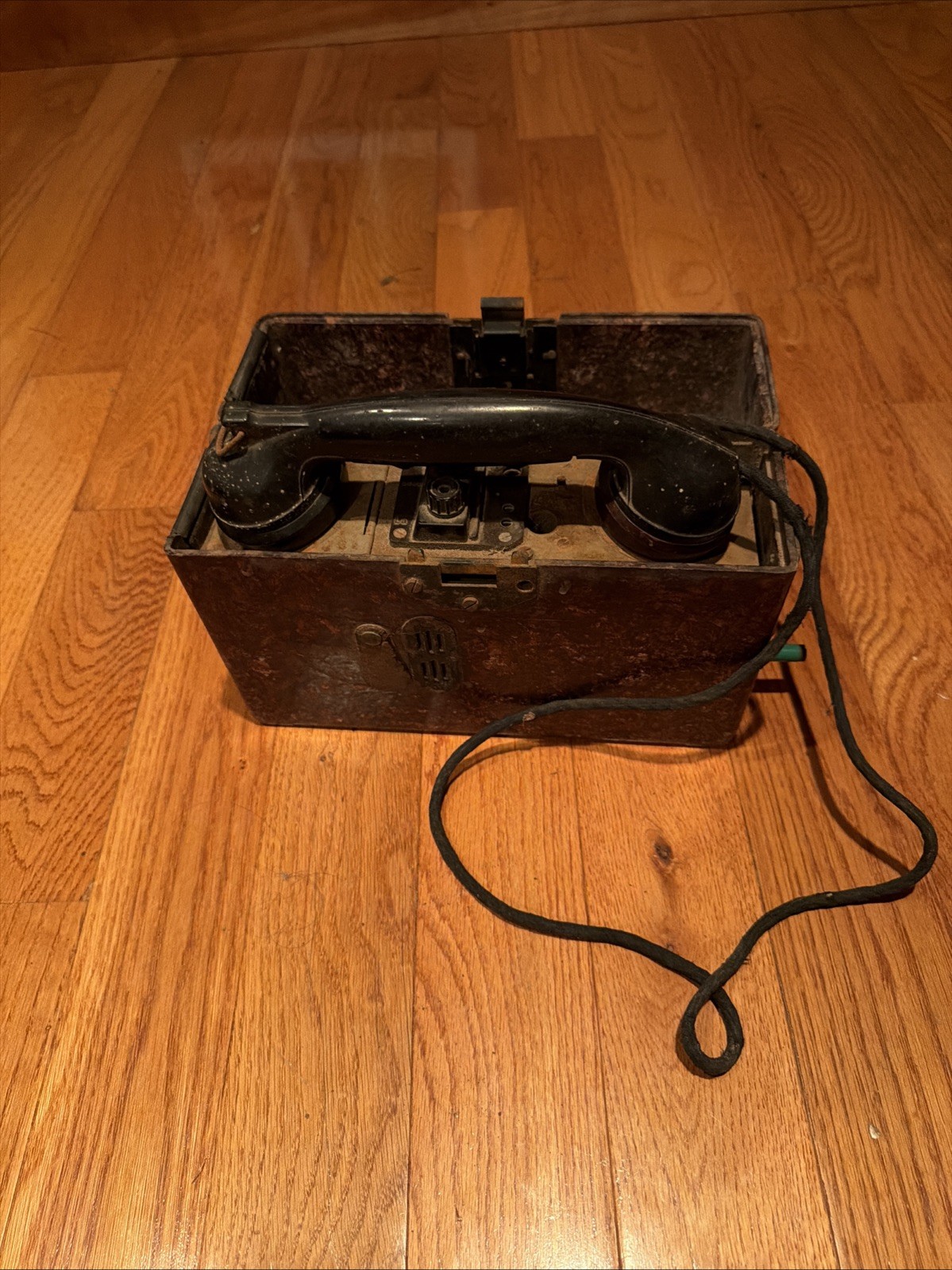 WWII WW2 Original German Field Phone Feldfernsprecher 33 FF33 1942 WWII WW2 Original German Field Phone Feldfernsprecher 33 FF33 1942