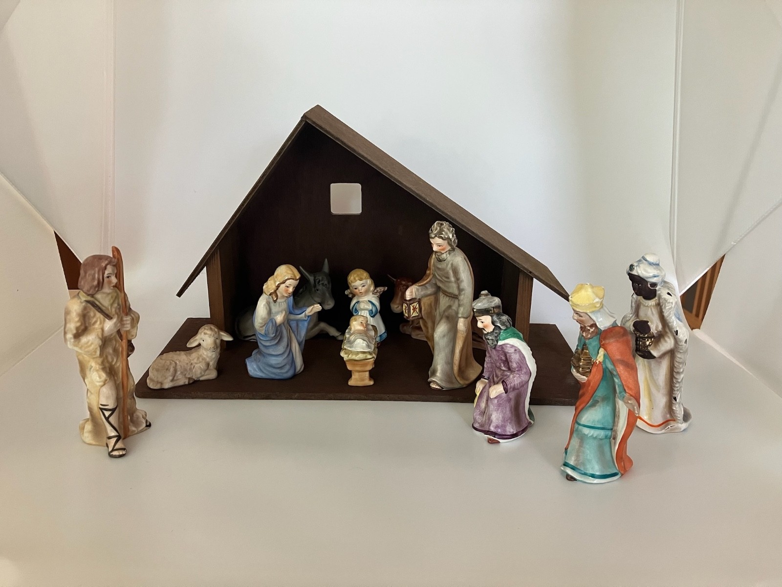 11 Piece Antique 1958 Goebel Christmas Nativity Scene With Wooden Stable