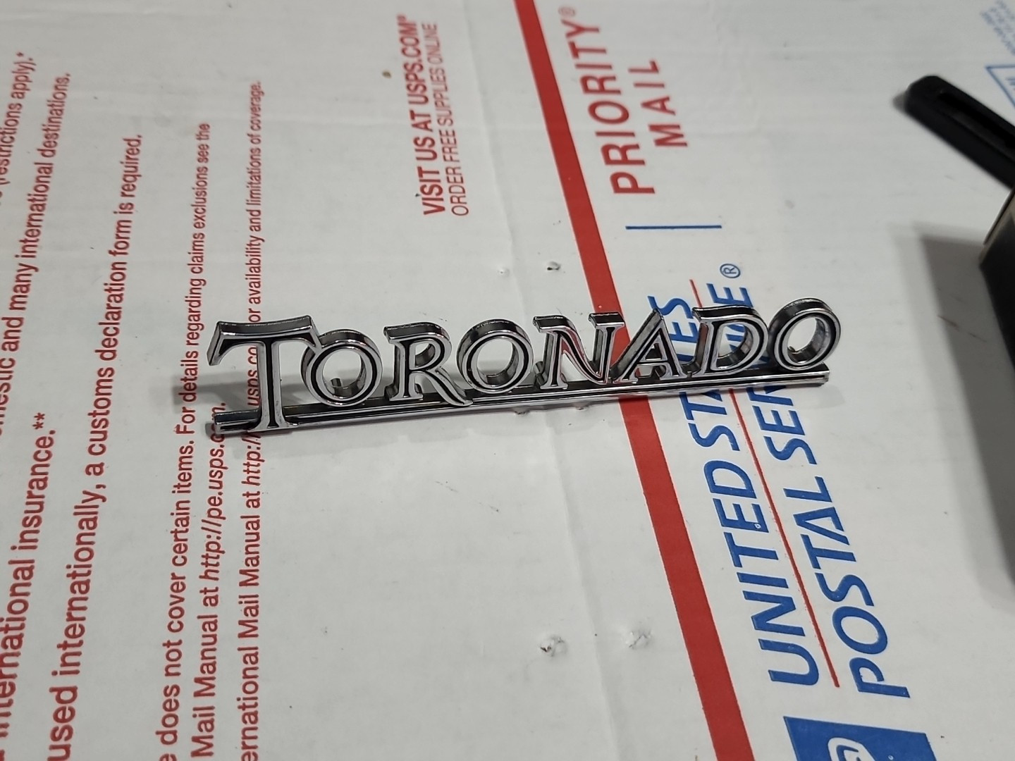 NOS 1967-1971, 1975 OLDSMOBILE TORONADO TRUNK EMBLEM-PART NO. 9864290 NOS 1967-1971, 1975 OLDSMOBILE TORONADO TRUNK EMBLEM-PART NO. 9864290