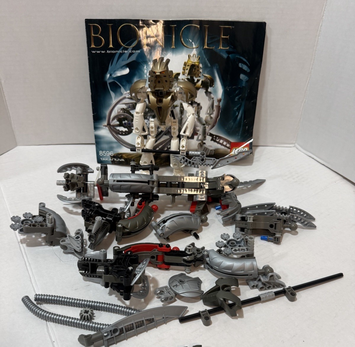 LEGO 8596 BIONICLE: Takanuva Possibly Completed  W Original Manual
