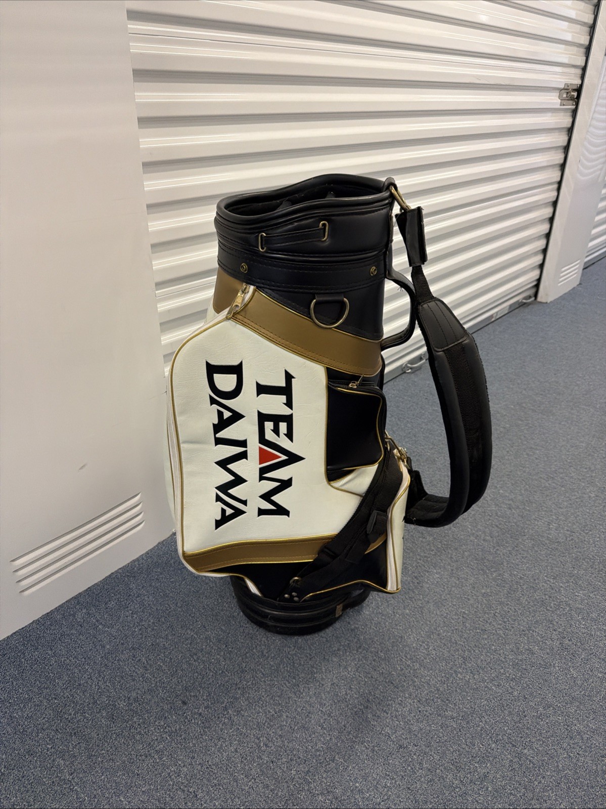 Vintage Team Daiwa Black Cream Ivory Leather Golf Bag Vintage Team Daiwa Black Cream Ivory Leather Golf Bag