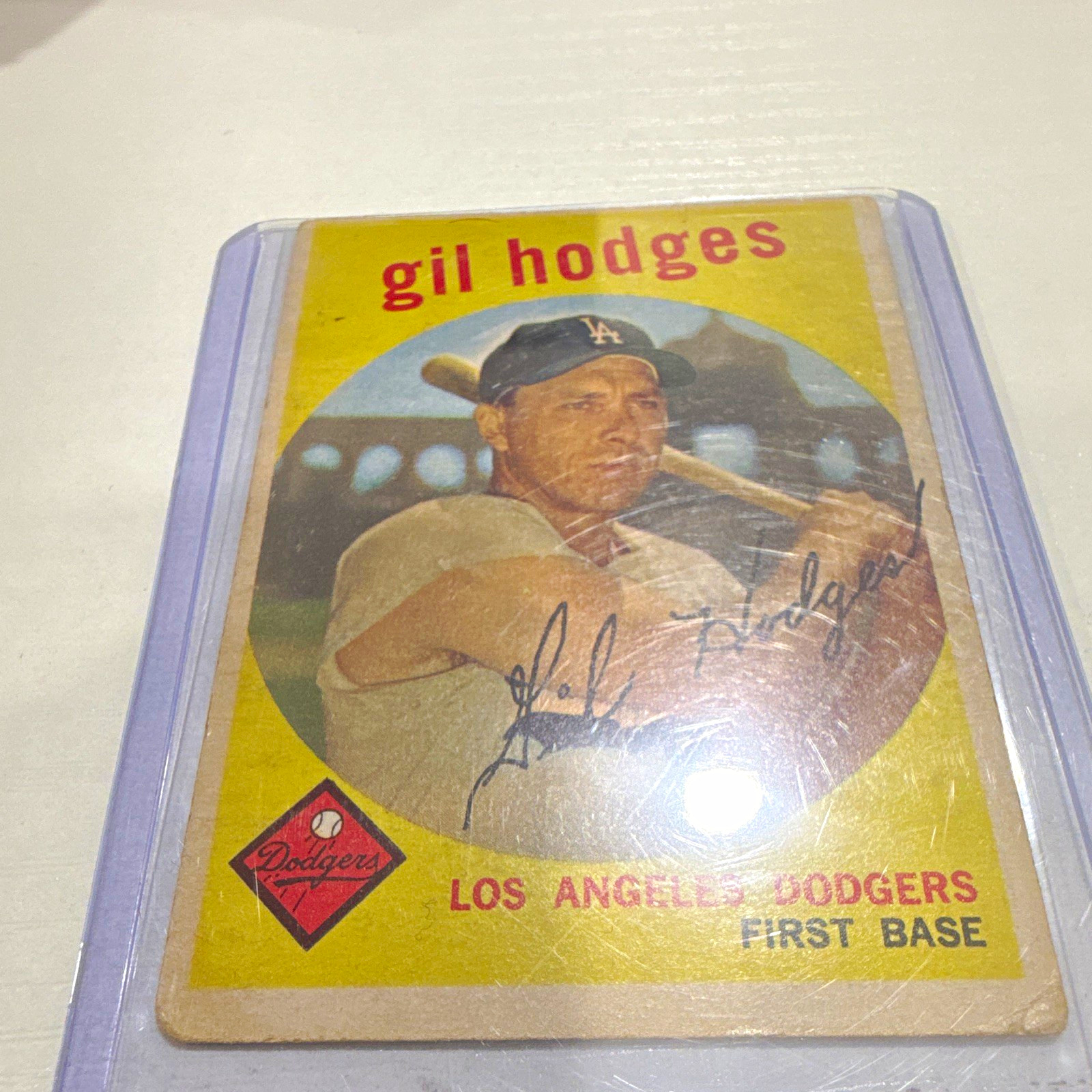 Topps 1959 Topps Gil Hodges #270 Los Angeles Dodgers White Back Base Set Topps 1959 Topps Gil Hodges #270 Los Angeles Dodgers White Back Base Set