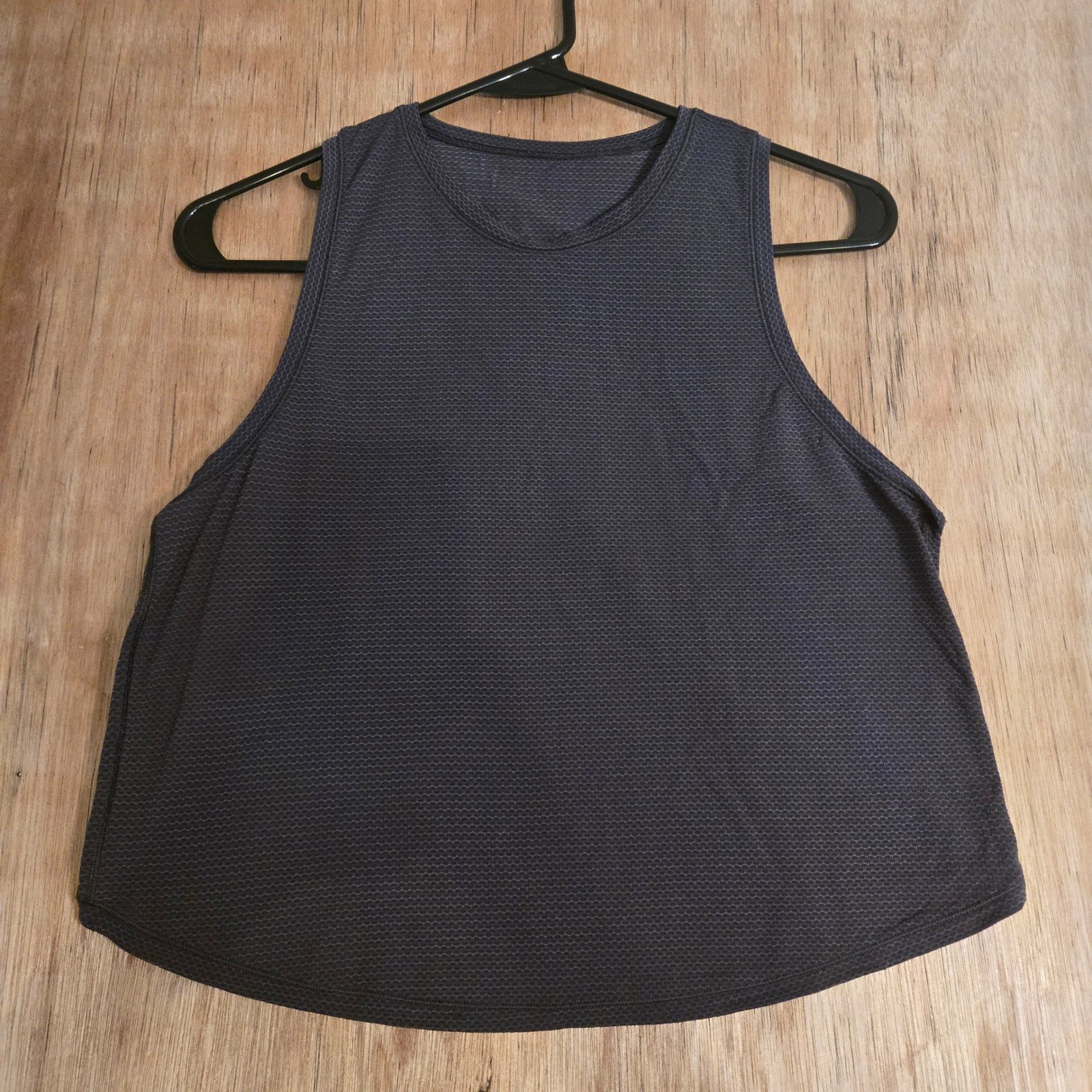 Lululemon Dark Gray Textured Mesh Open Back Sleeveless Athletic Tank Top Size 6 Lululemon Dark Gray Textured Mesh Open Back Sleeveless Athletic Tank Top Size 6