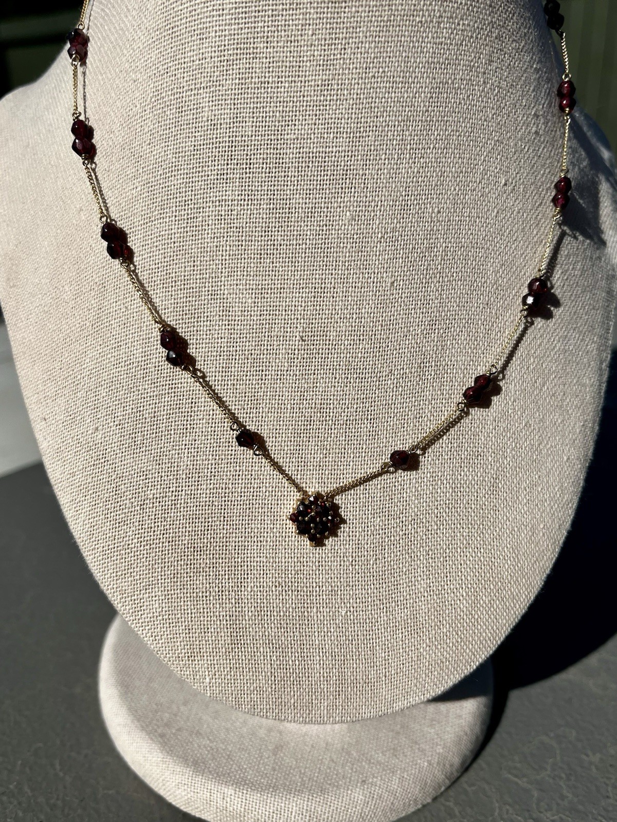 14K YG Garnet Station Necklace Flower Charm Pendant 17” Chain 14K YG Garnet Station Necklace Flower Charm Pendant 17” Chain