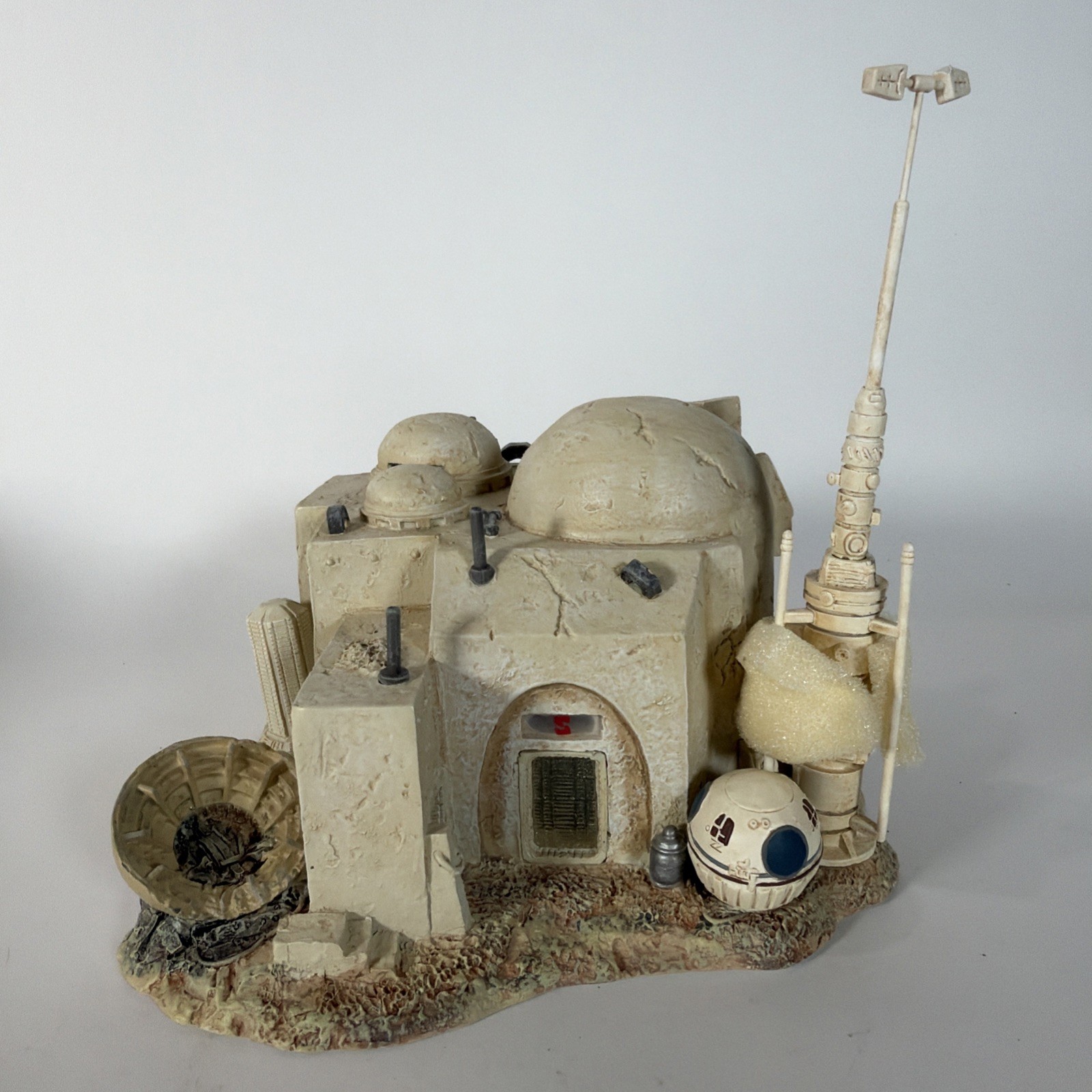 Hawthorne Village Star Wars Mos Eisley Cantina Luke Skywalker 2009 AS IS