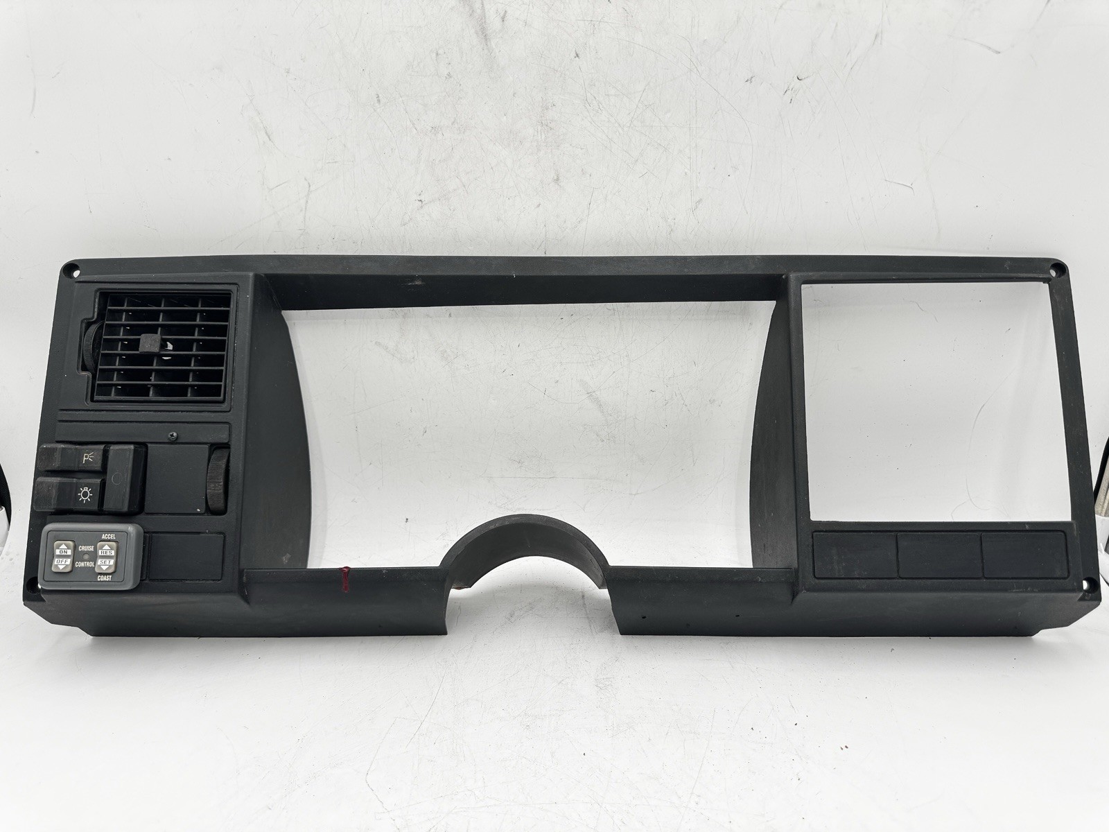 88 89 90 91 92 93 94 Chevy GMC Truck 1500 Silverado Tahoe Dash Bezel Trim OEM