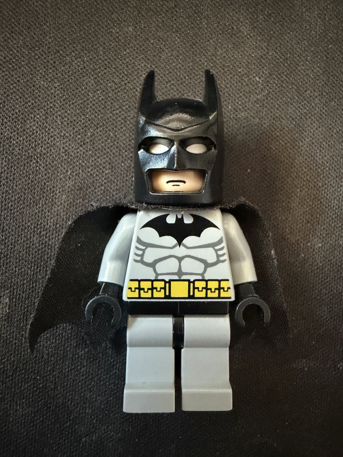 2006 LEGO Batman Grey Suit Minifigure (MINT) Bat001 2006 LEGO Batman Grey Suit Minifigure (MINT) Bat001