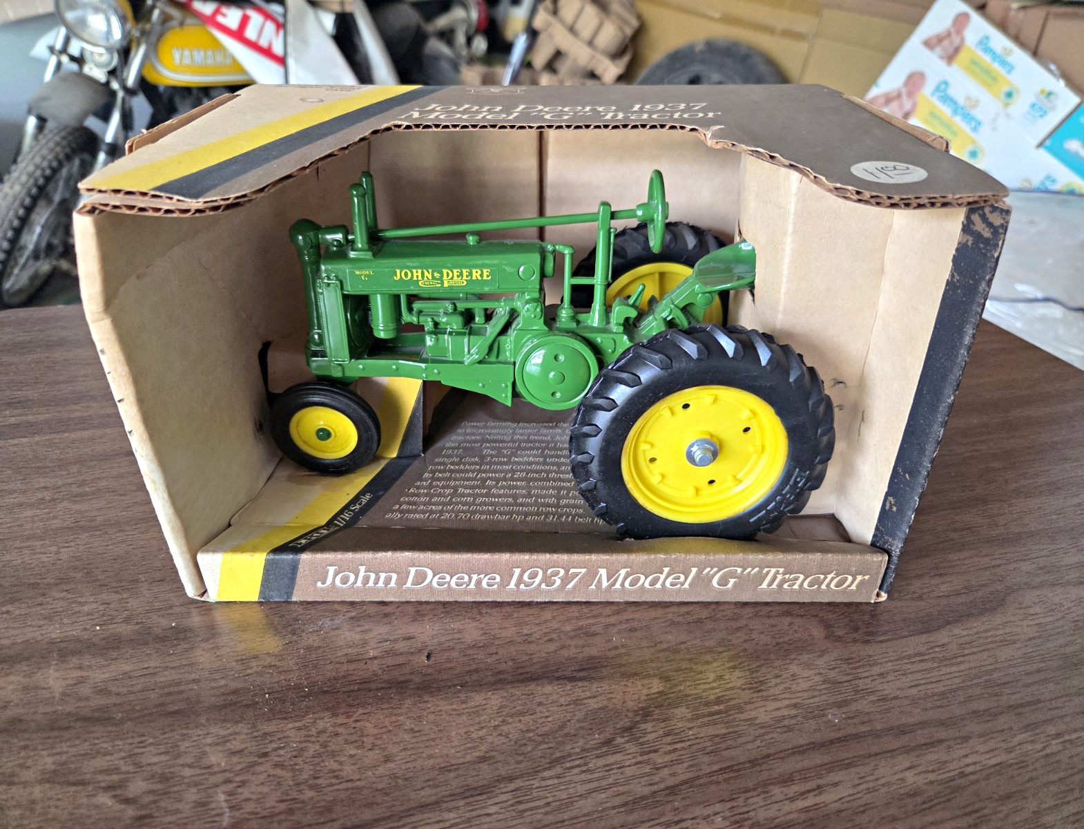 John Deere 1937 Model G Tractor 1/16 Die-Cast Model Repro w/ Box