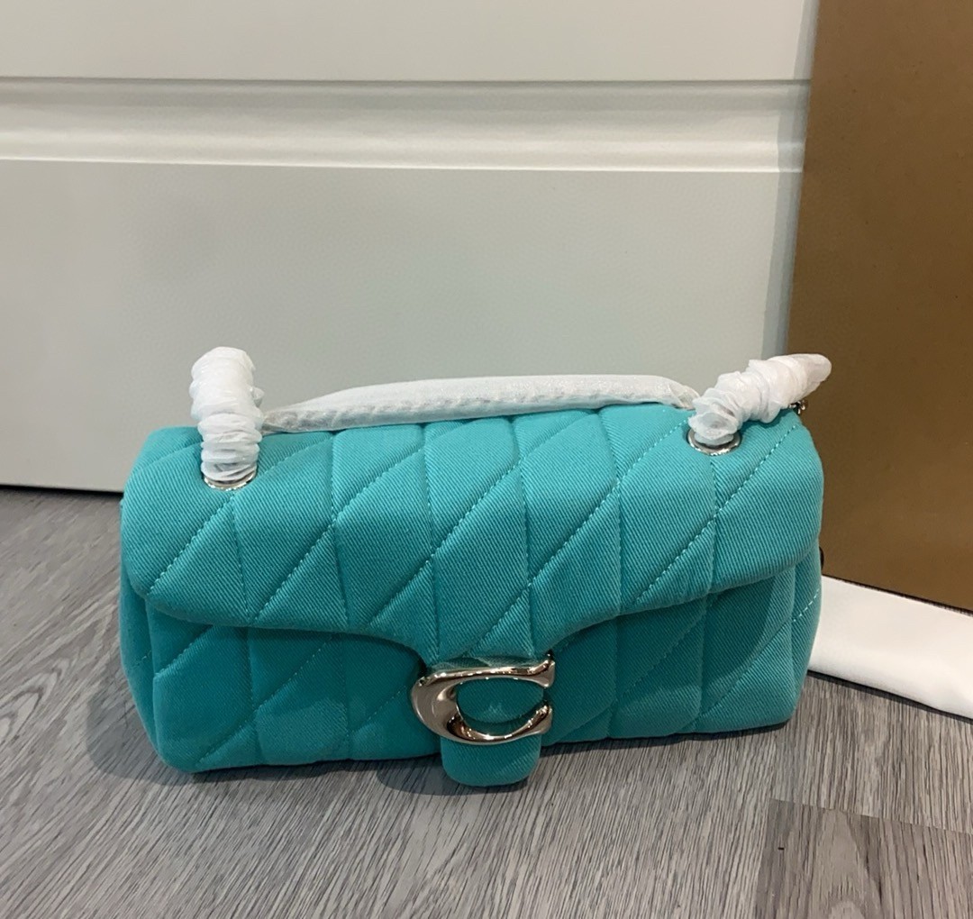 Shoulder Bag 26 Quilted Ivy CBG31 Ivy Green Outlet NEW Shoulder Bag Shoulder Bag 26 Quilted Ivy CBG31 Ivy Green Outlet NEW Shoulder Bag
