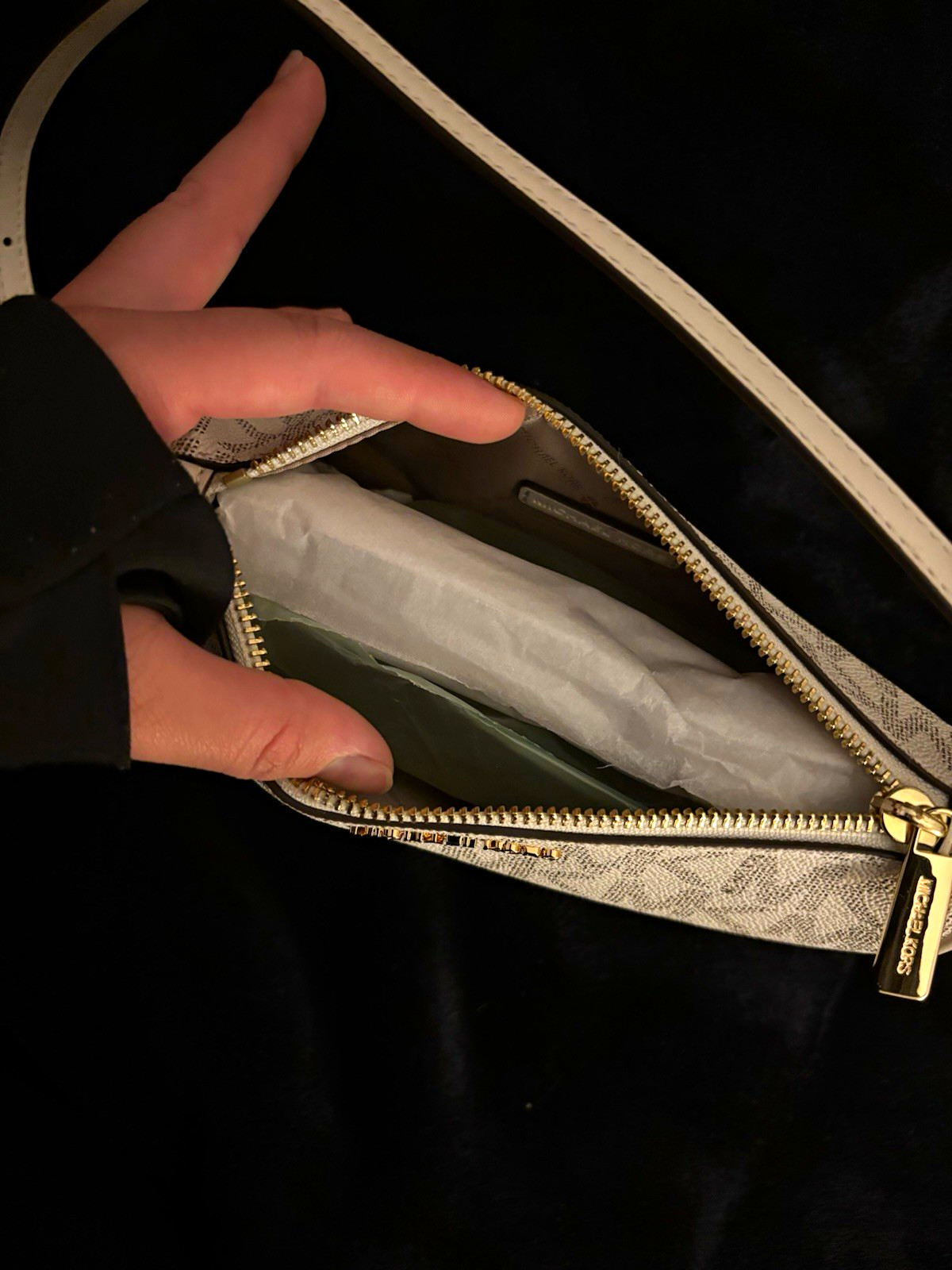 Michael Kors Jet Set Medium Shoulder Bag Cream Monogram Logo Zip Strap