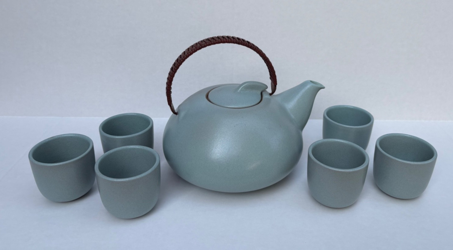 Vintage Heath Ceramics Teapot and 6 Cups - pristine condition Vintage Heath Ceramics Teapot and 6 Cups - pristine condition