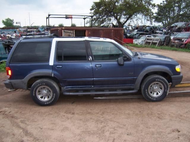 Passenger Fender 4 Door With Wheel Lip Moulding Fits 99-01 EXPLORER 12030