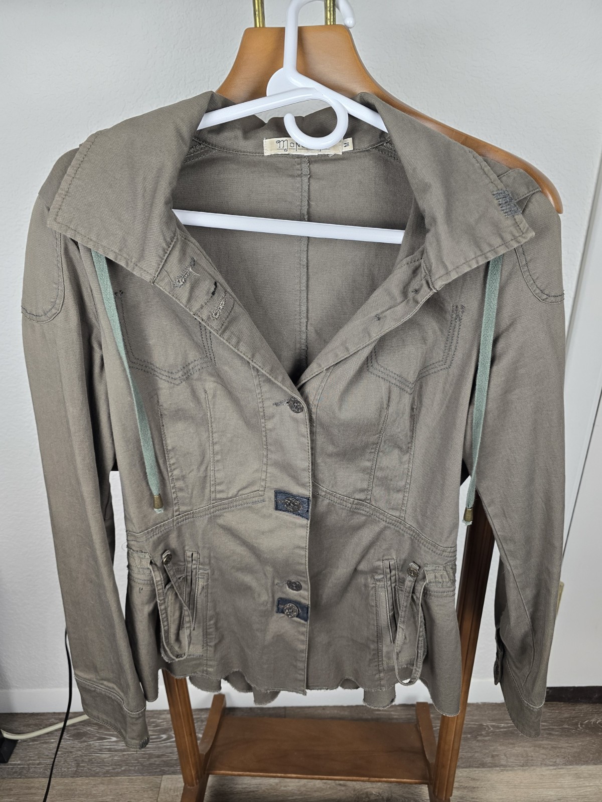 Monoreno Women\'s M Army Green Jacket Removable Hood Metal Buttons Pleated Back