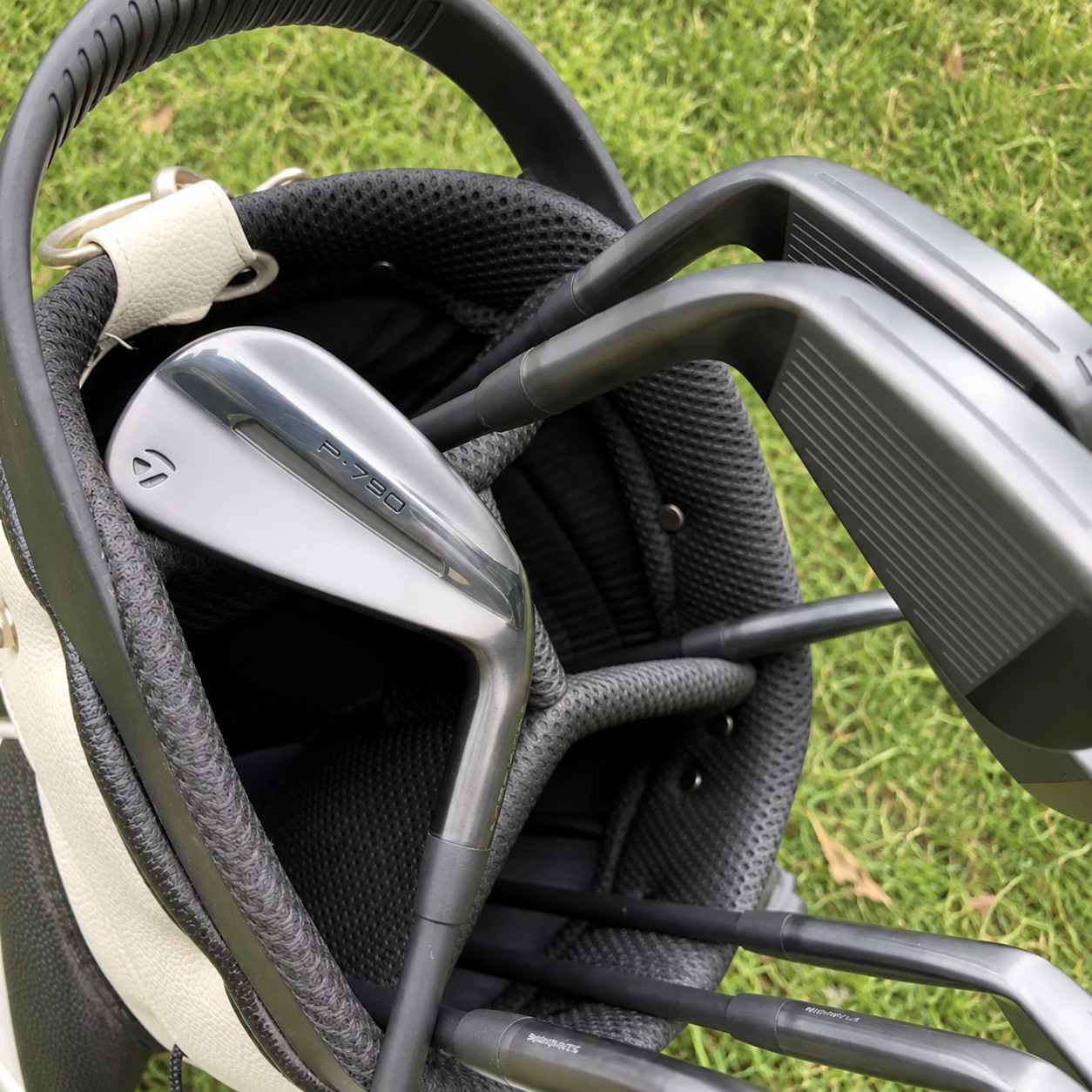 TaylorMade 2025 P790 Black Iron Set 4-PW RH Stiff Steel Shafts TaylorMade 2025 P790 Black Iron Set 4-PW RH Stiff Steel Shafts