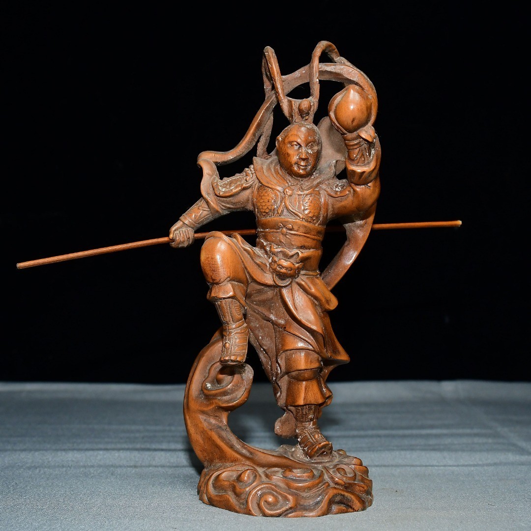 Fine small-leaf boxwood Qitiandasheng figurine