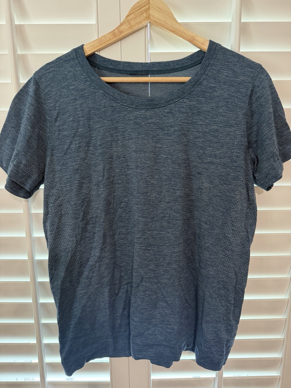 Lululemon Women\'s Metal Vent Tech Short Sleeve Blue Medium Lululemon Women\'s Metal Vent Tech Short Sleeve Blue Medium
