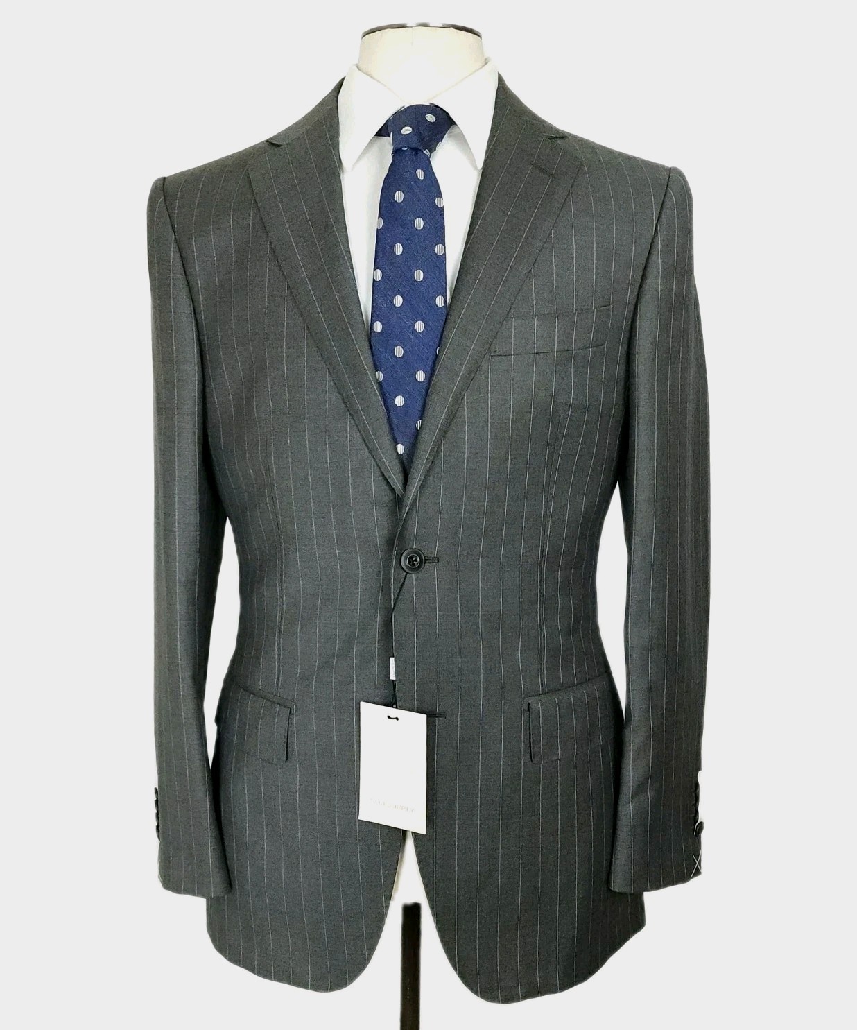 New SUITSUPPLY 36R / 38R Washington Pinstriped Suit Adjustable Pants 32x32 Gray New SUITSUPPLY 36R / 38R Washington Pinstriped Suit Adjustable Pants 32x32 Gray