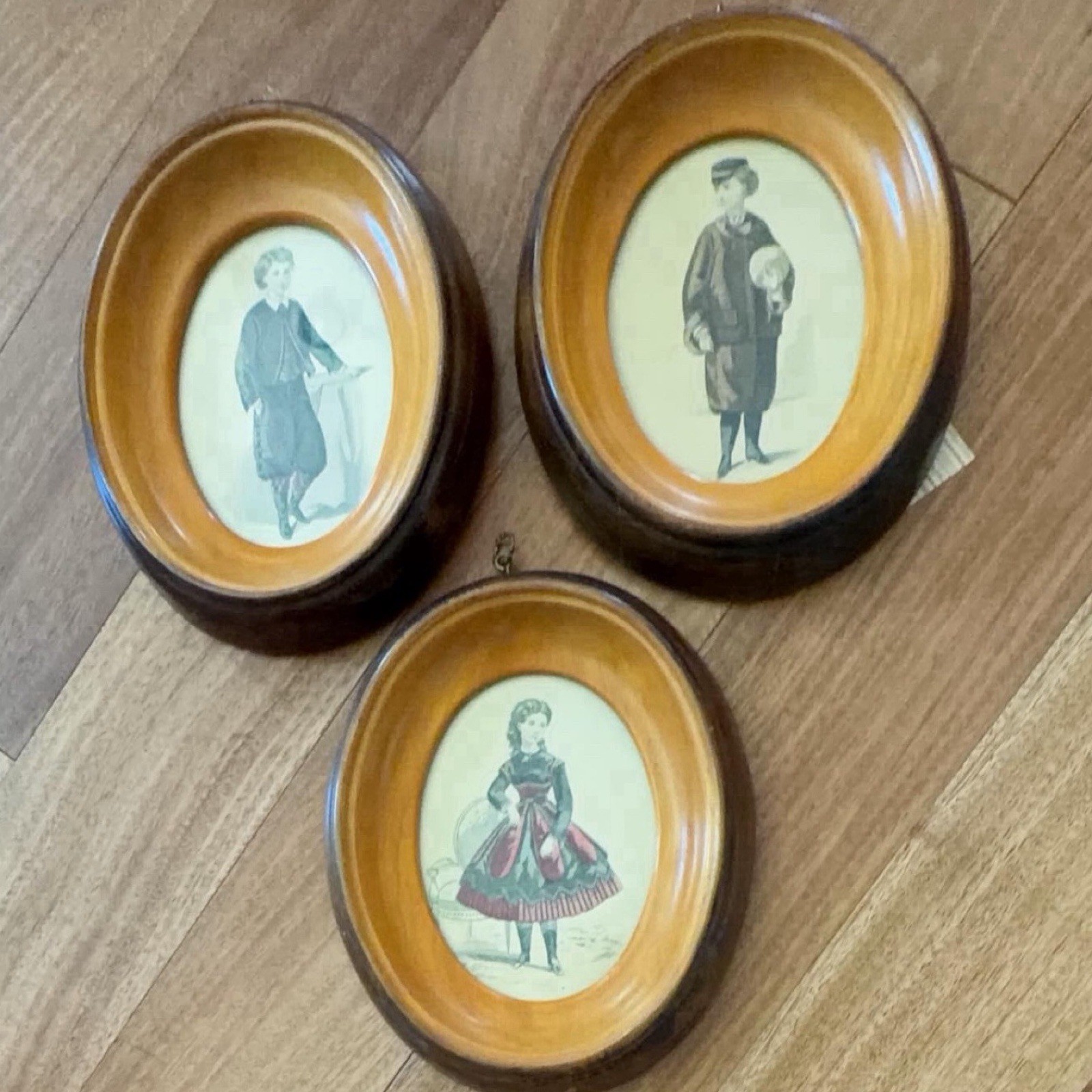 Set 3:Antique Victorian Oval Solid Wood Portrait Framed Etchings circa 1870-80s