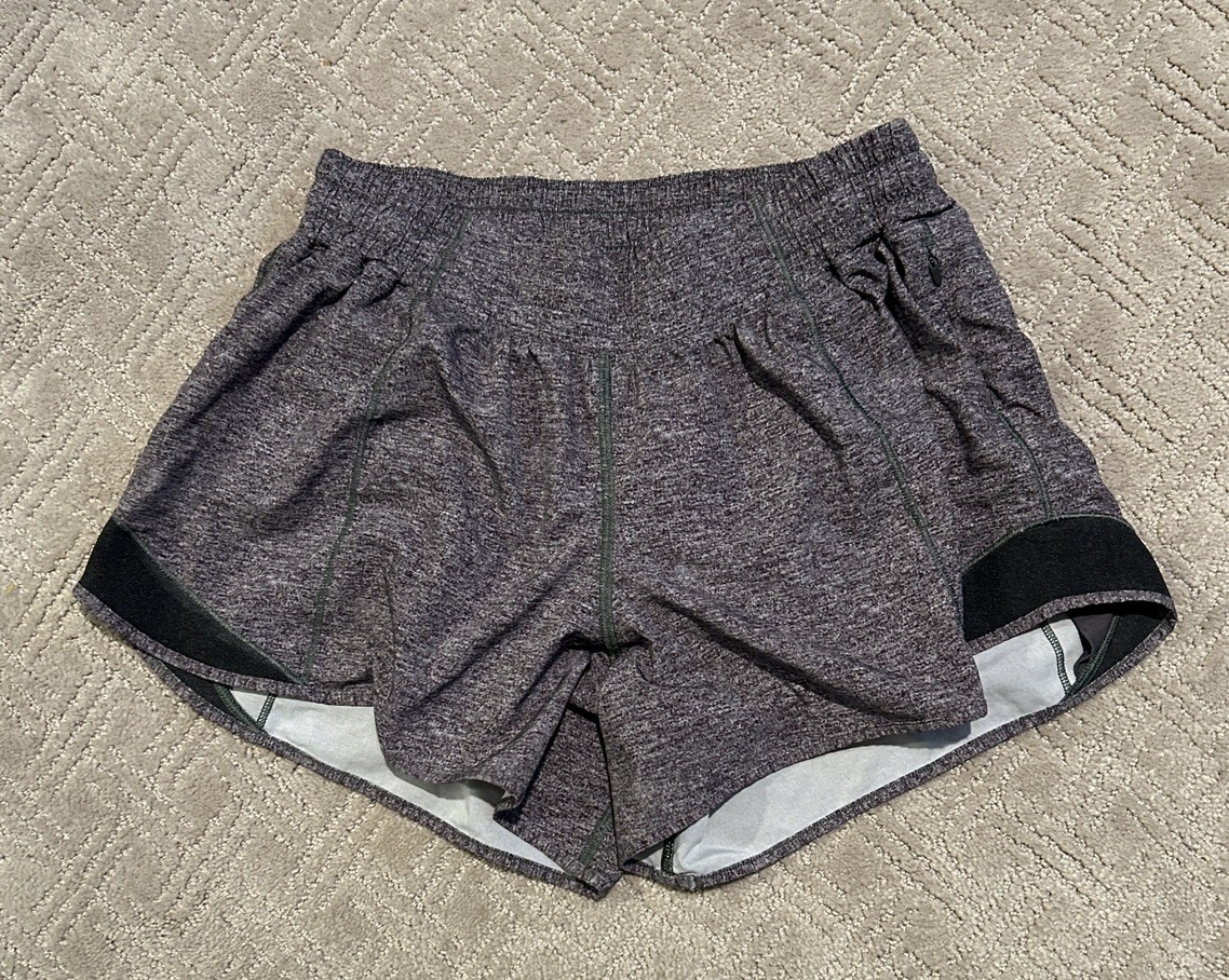 Lululemon Hotty Hot Low-Rise Lined Shorts 4” Sz 8 Lululemon Hotty Hot Low-Rise Lined Shorts 4” Sz 8