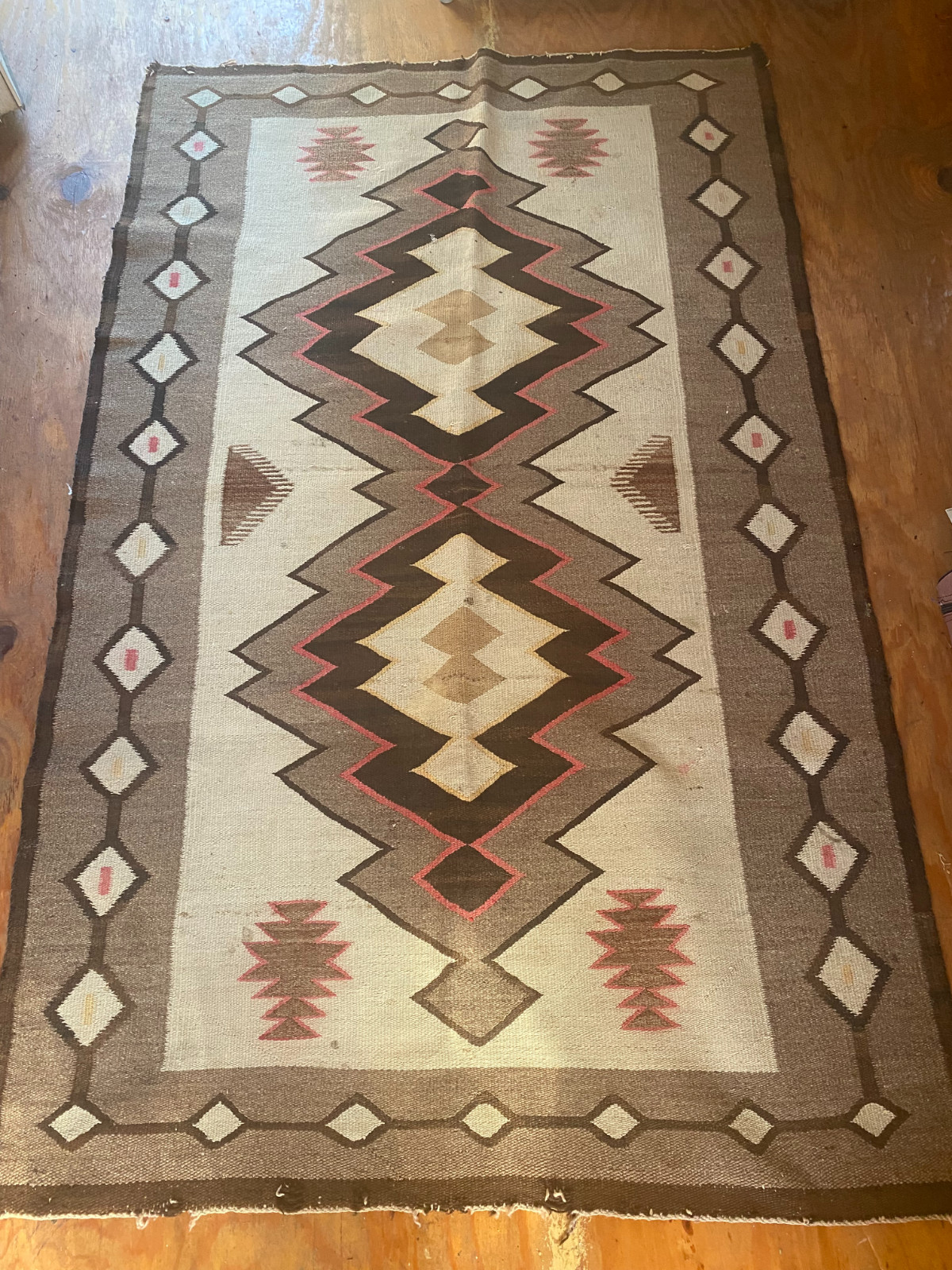 Native American Geometric Navajo rug Antique/Vintage 66x41 Cream/Salmon/Tan Native American Geometric Navajo rug Antique/Vintage 66x41 Cream/Salmon/Tan
