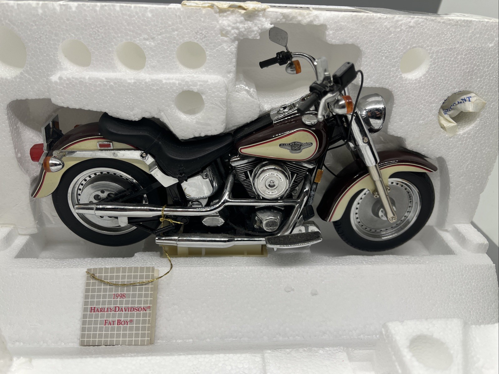 Franklin Mint 95th Anniversary 1998 Harley Davidson Fat Boy 1/10 Scale w/Box Franklin Mint 95th Anniversary 1998 Harley Davidson Fat Boy 1/10 Scale w/Box