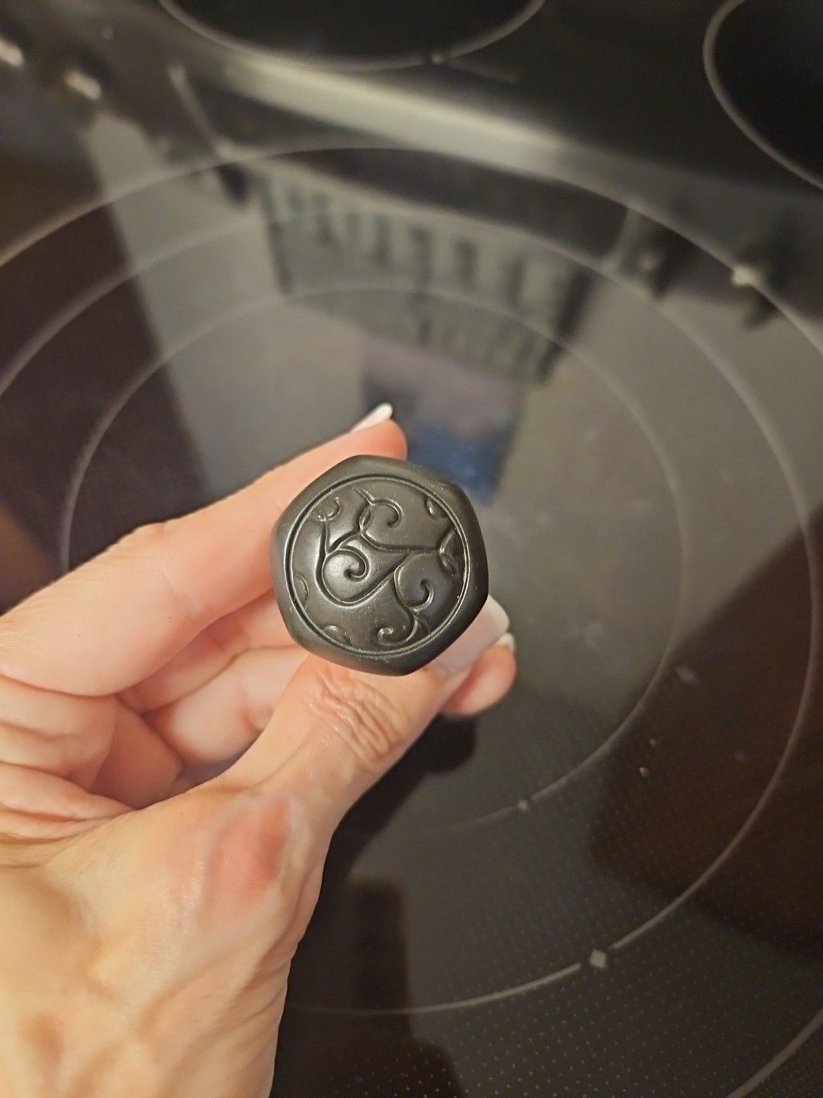NWOT Restoration Hardware Aged Bronze Round Cabinet Knob 1.25” Floral Scroll NWOT Restoration Hardware Aged Bronze Round Cabinet Knob 1.25” Floral Scroll