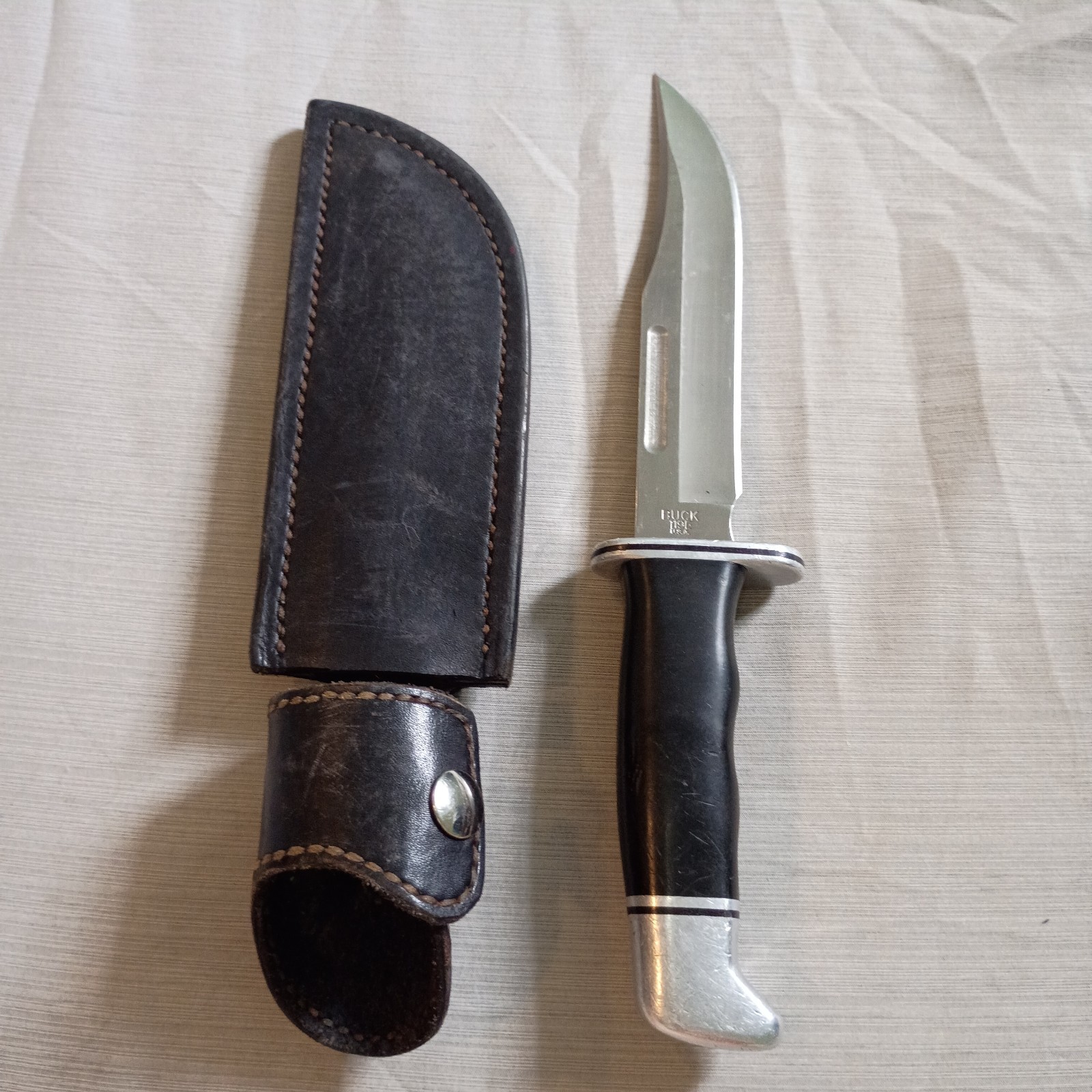 Vintage Buck Knife 119E w/ Orig. Leather Sheath. Vintage Buck Knife 119E w/ Orig. Leather Sheath.