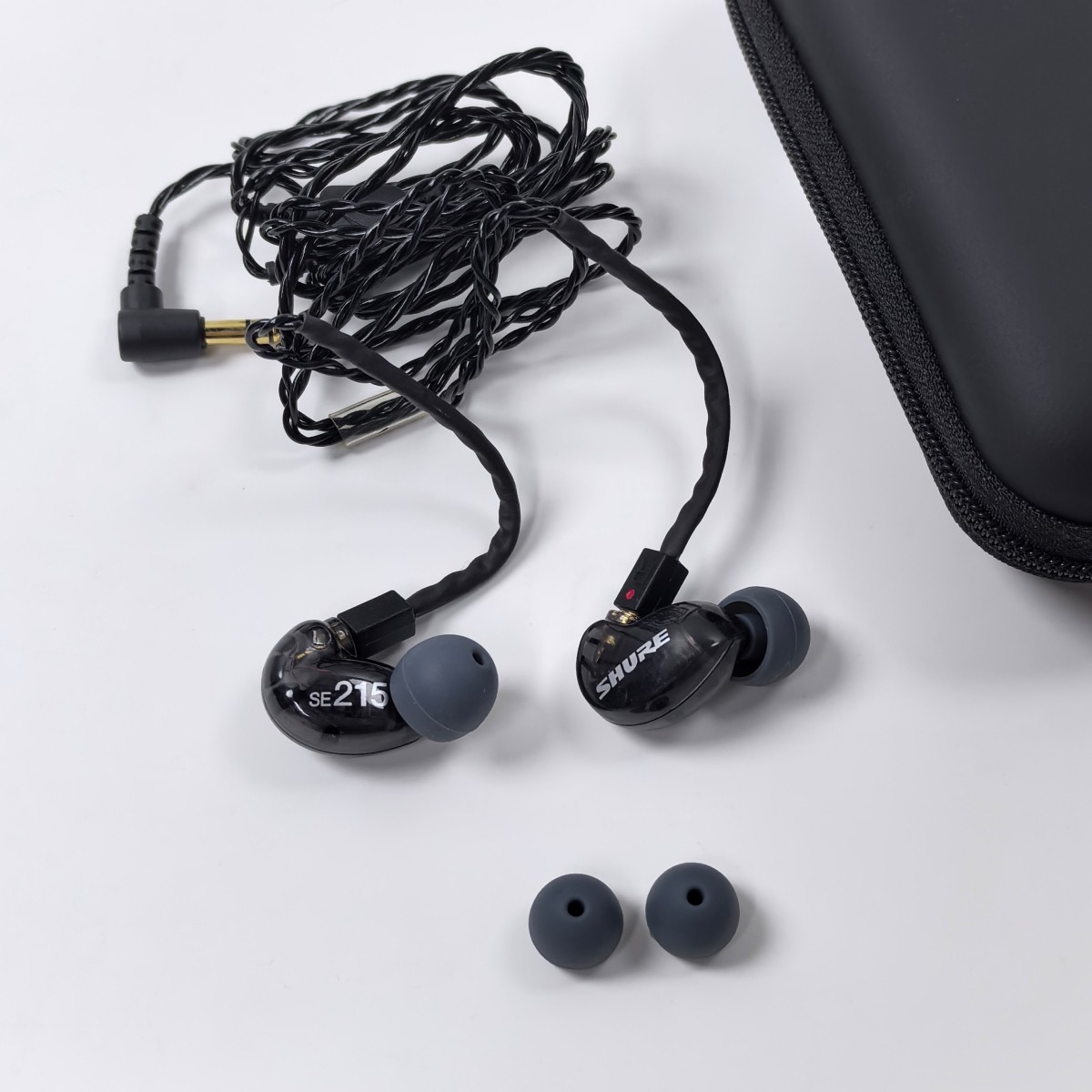 Shure SE215 Wired In-Ear Headphones Sound Isolating Monitoring Earphones Black